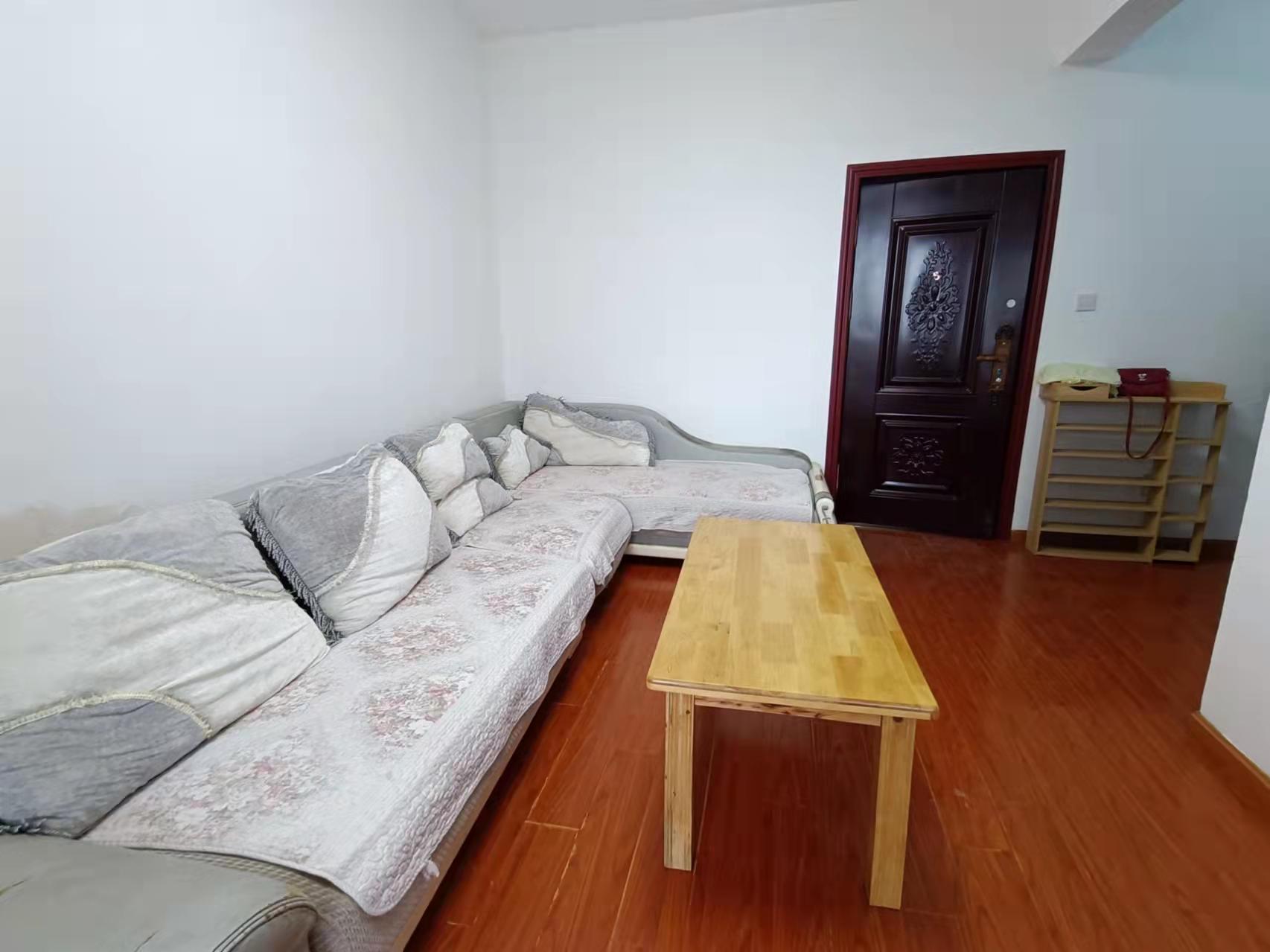 南湖锦苑 1室1厅1卫 1700.0元/月 南湖锦苑 1室1厅1卫 1700.0元/月室内图