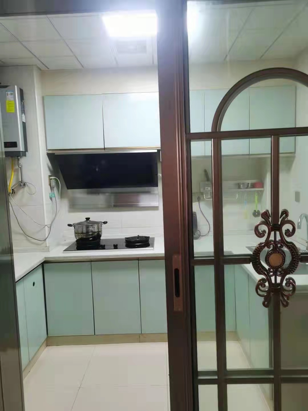 铂金时代 3室2厅1卫 2000.0元/月 铂金时代 3室2厅1卫 2000.0元/月室内图