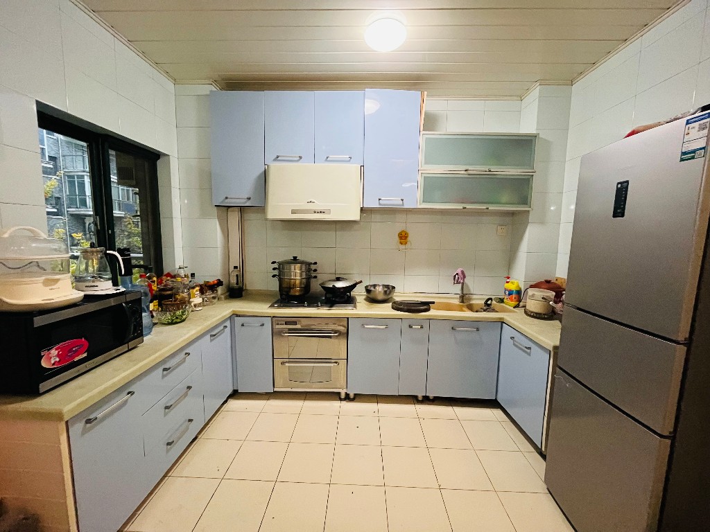 海创明珠花园 3室2厅2卫 88.0万 海创明珠花园 3室2厅2卫 88.0万客厅