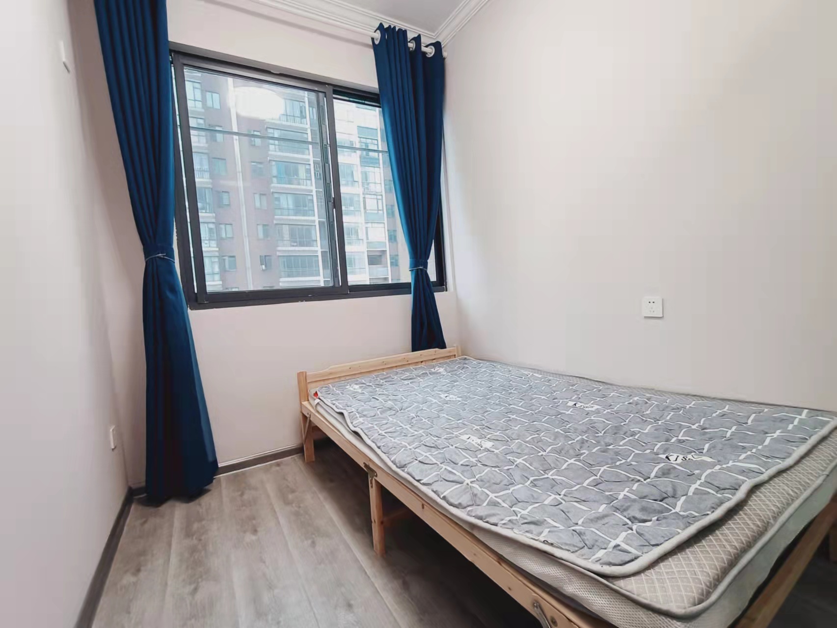 雄森国际  2室1厅1卫    1680.0元/月 雄森国际  2室1厅1卫    1680.0元/月室内图