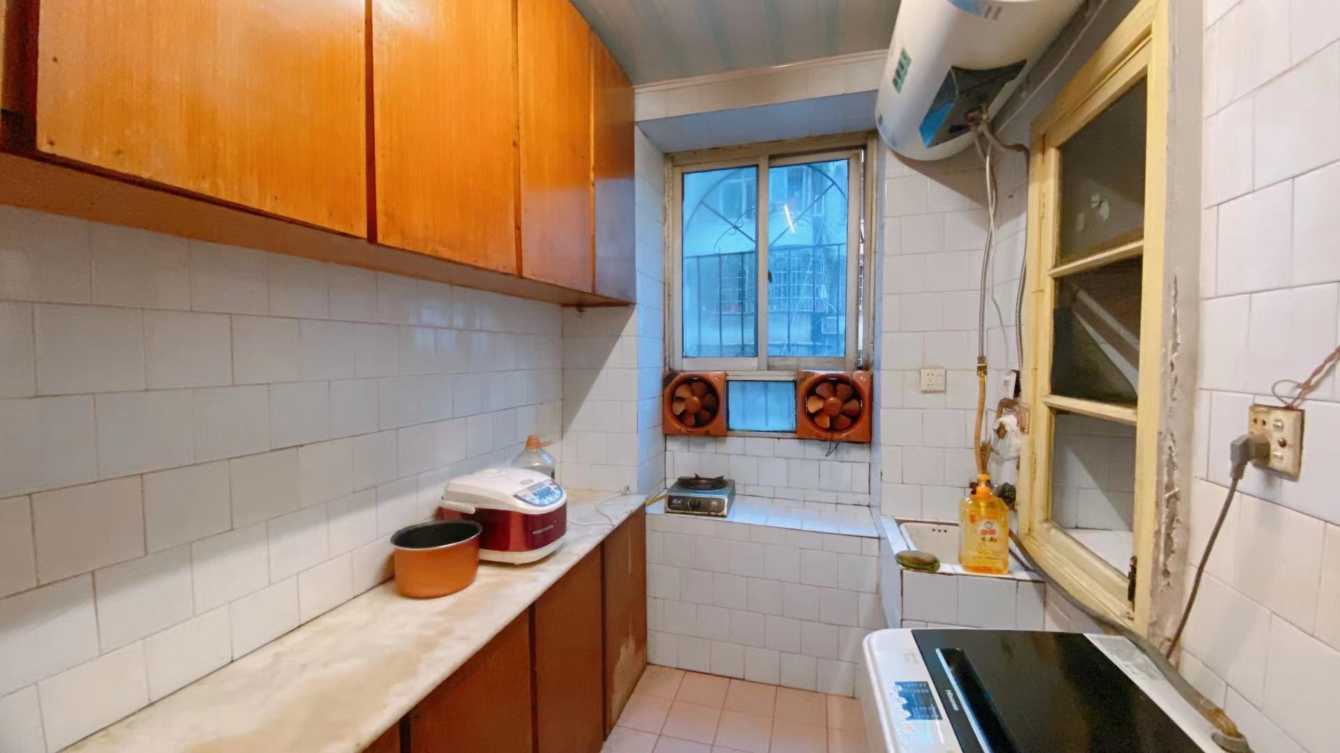 板塘卫生院 2室1厅1卫 600.0元/月 板塘卫生院 2室1厅1卫 600.0元/月室内图