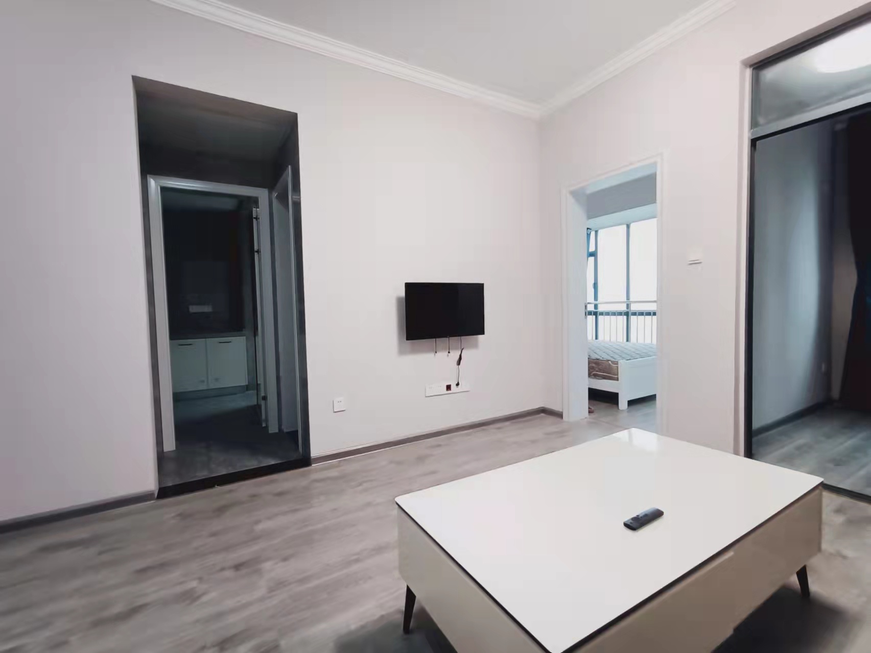 雄森国际  2室1厅1卫    1680.0元/月 雄森国际  2室1厅1卫    1680.0元/月室内图