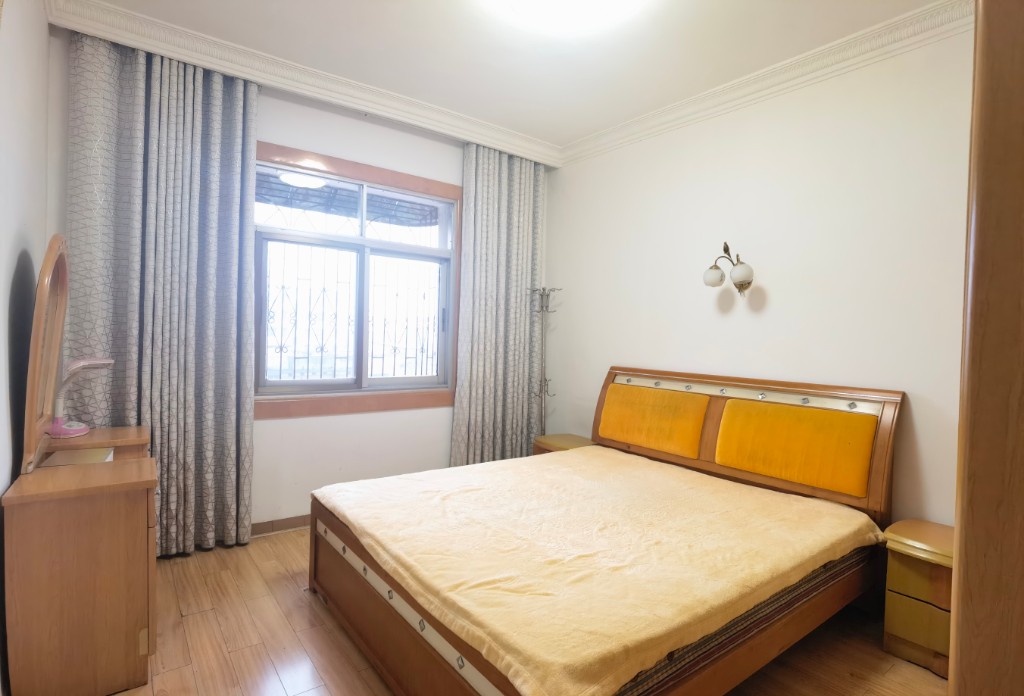 全丰小区 3室2厅1卫 42.0万 全丰小区 3室2厅1卫 42.0万客厅