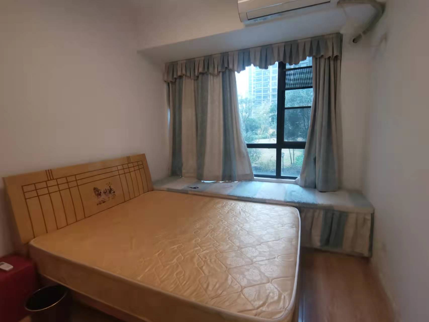 经世龙城 3室2厅1卫 68.0万 经世龙城 3室2厅1卫 68.0万客厅