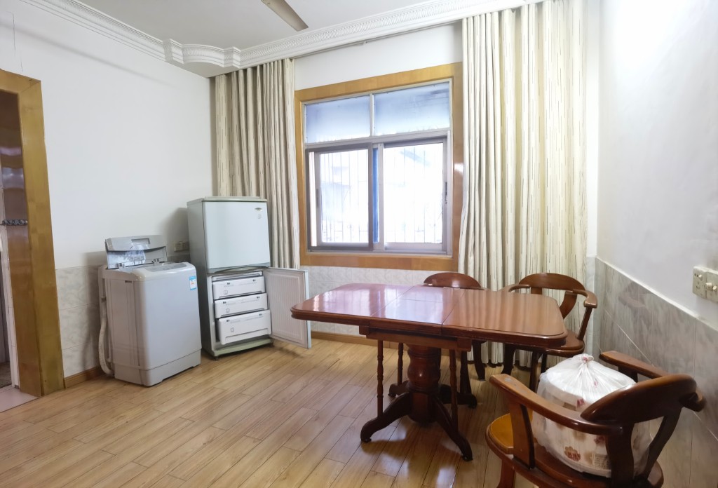 全丰小区 3室2厅1卫 42.0万 全丰小区 3室2厅1卫 42.0万客厅