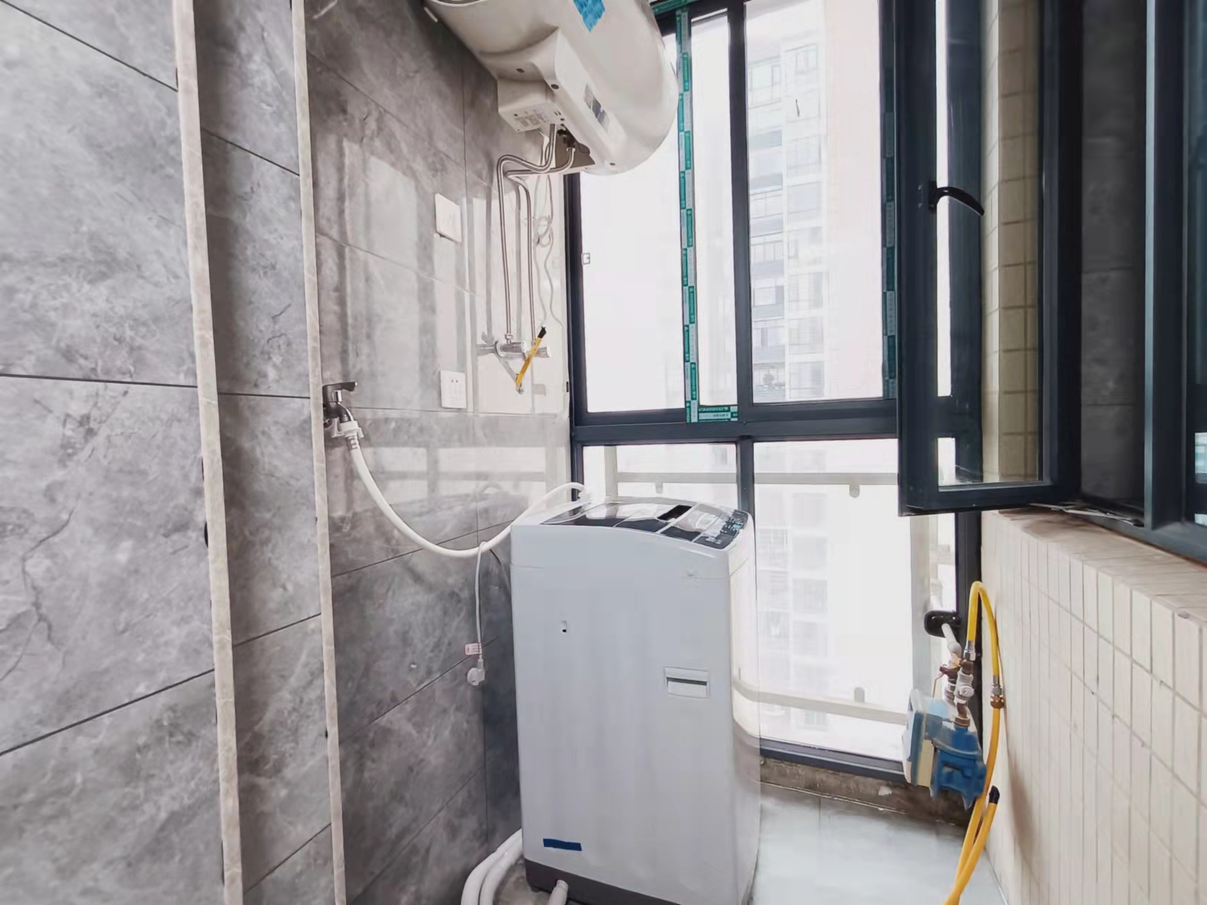 雄森国际  2室1厅1卫    1680.0元/月 雄森国际  2室1厅1卫    1680.0元/月室内图