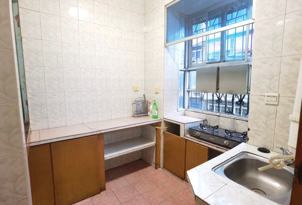 全丰小区 3室2厅1卫 42.0万 全丰小区 3室2厅1卫 42.0万客厅