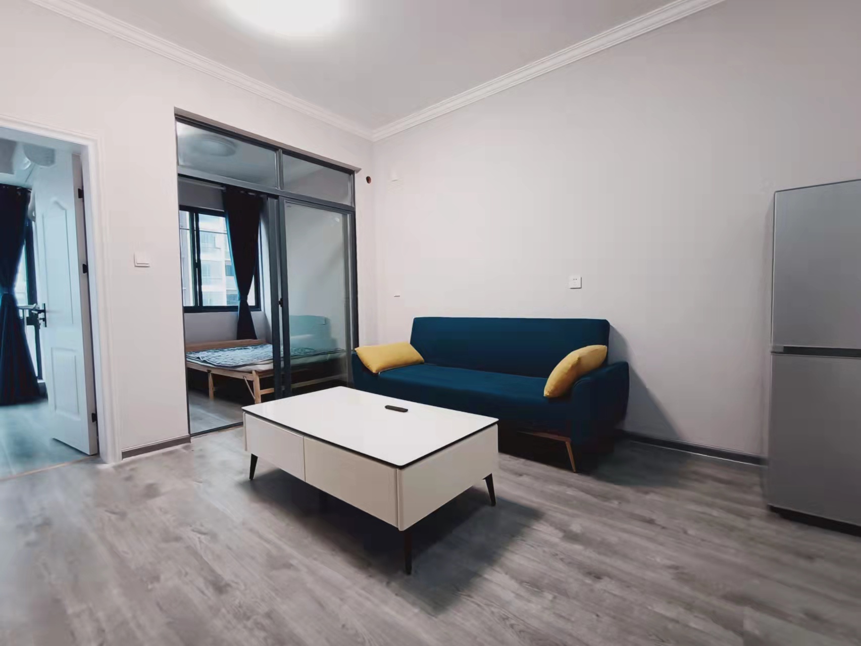 雄森国际  2室1厅1卫    1680.0元/月 雄森国际  2室1厅1卫    1680.0元/月室内图