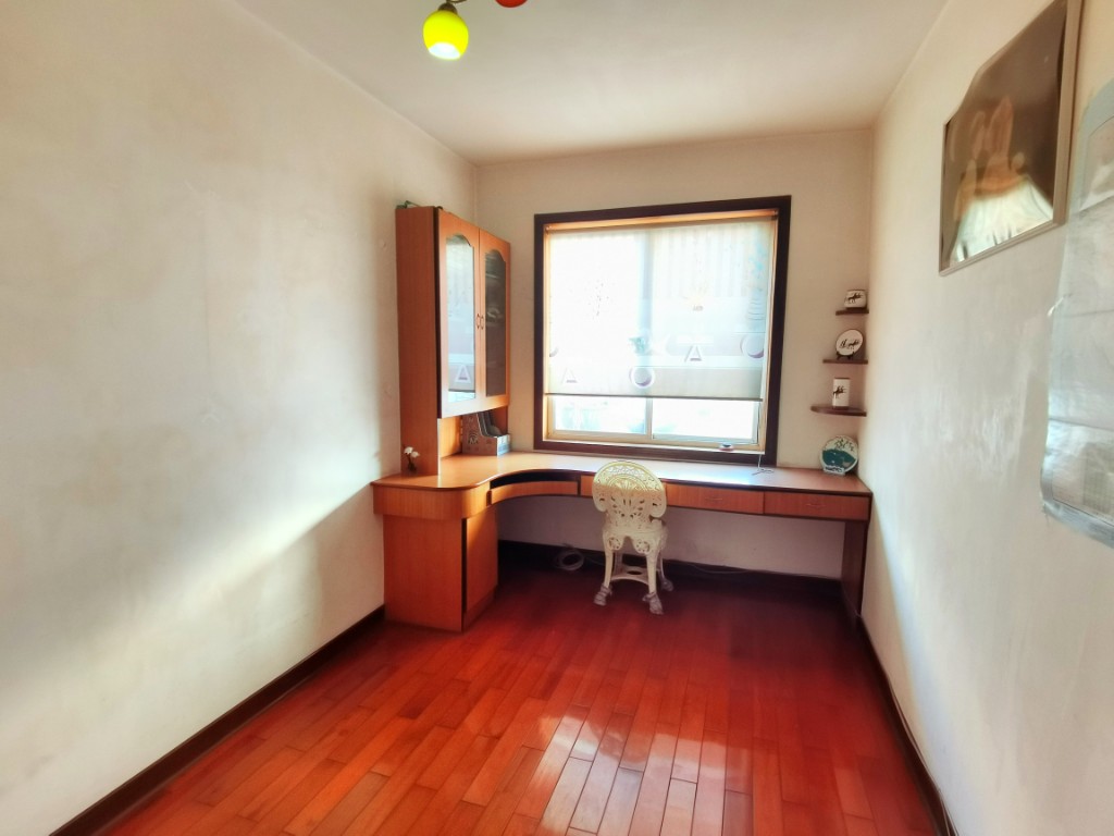 映荷园 4室2厅2卫 65.80万 映荷园 4室2厅2卫 65.80万客厅