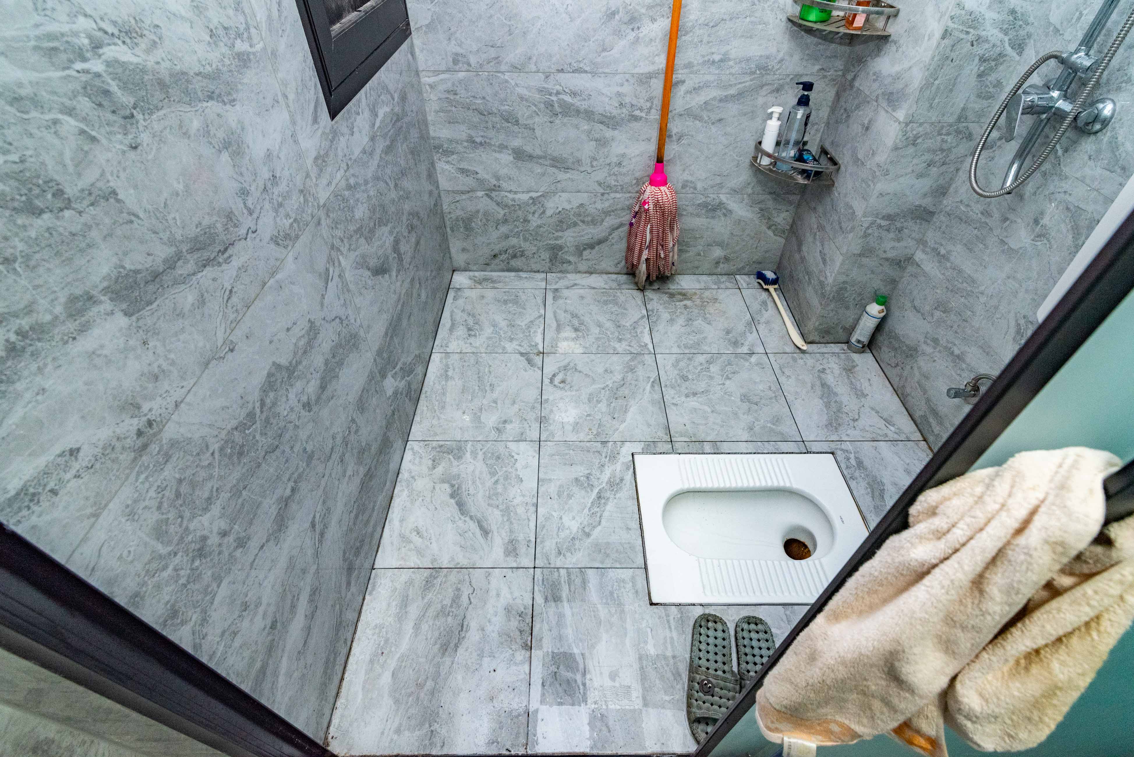 藏珑湖上国际花园  4室2厅2卫    210.0万卫生间