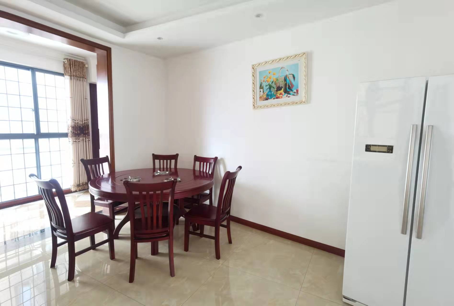 梓湖观邸 3室2厅2卫 3200.0元/月 梓湖观邸 3室2厅2卫 3200.0元/月室内图