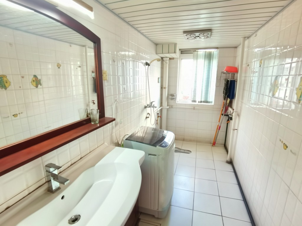 映荷园 4室2厅2卫 65.80万 映荷园 4室2厅2卫 65.80万客厅