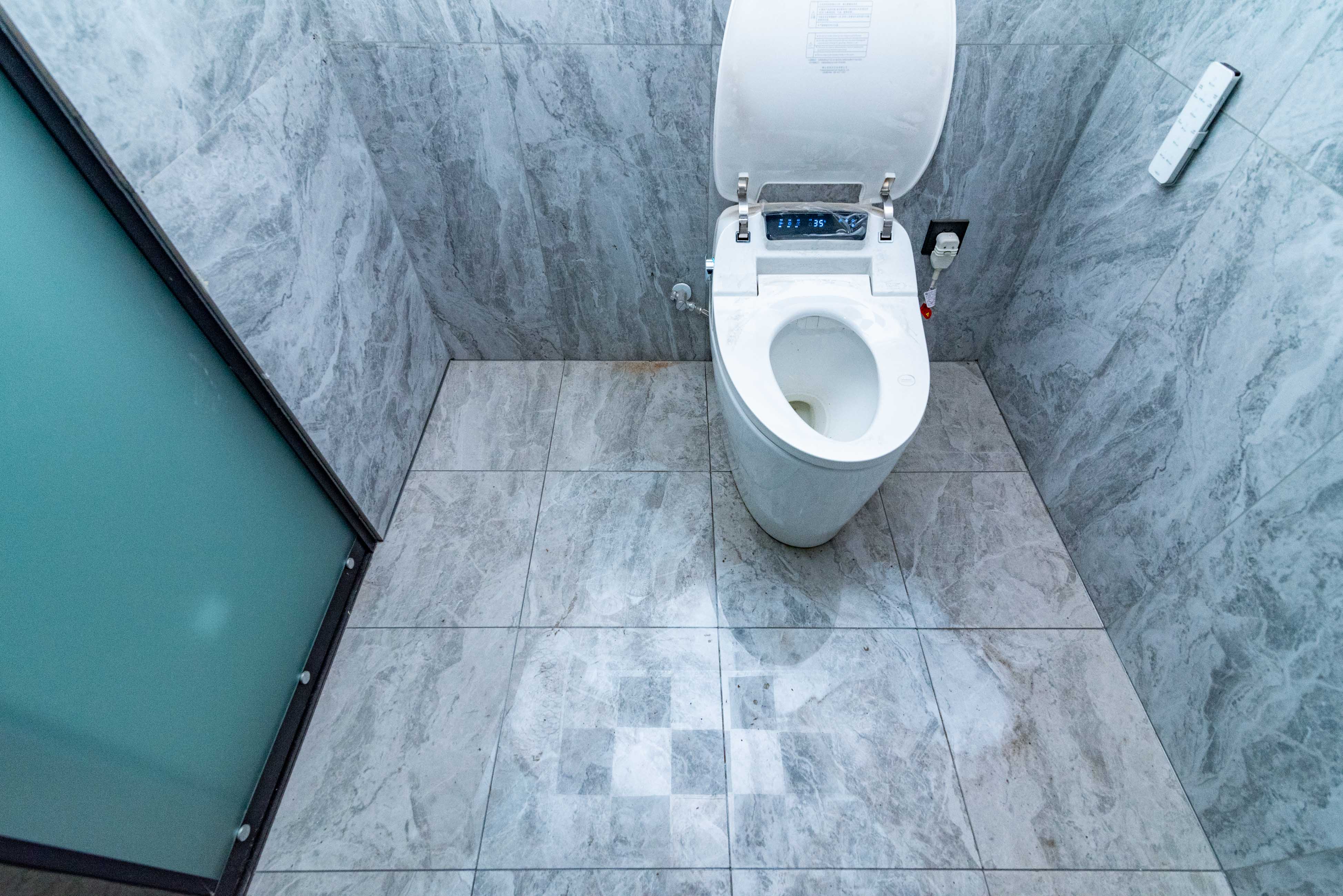 藏珑湖上国际花园  4室2厅2卫    210.0万卫生间