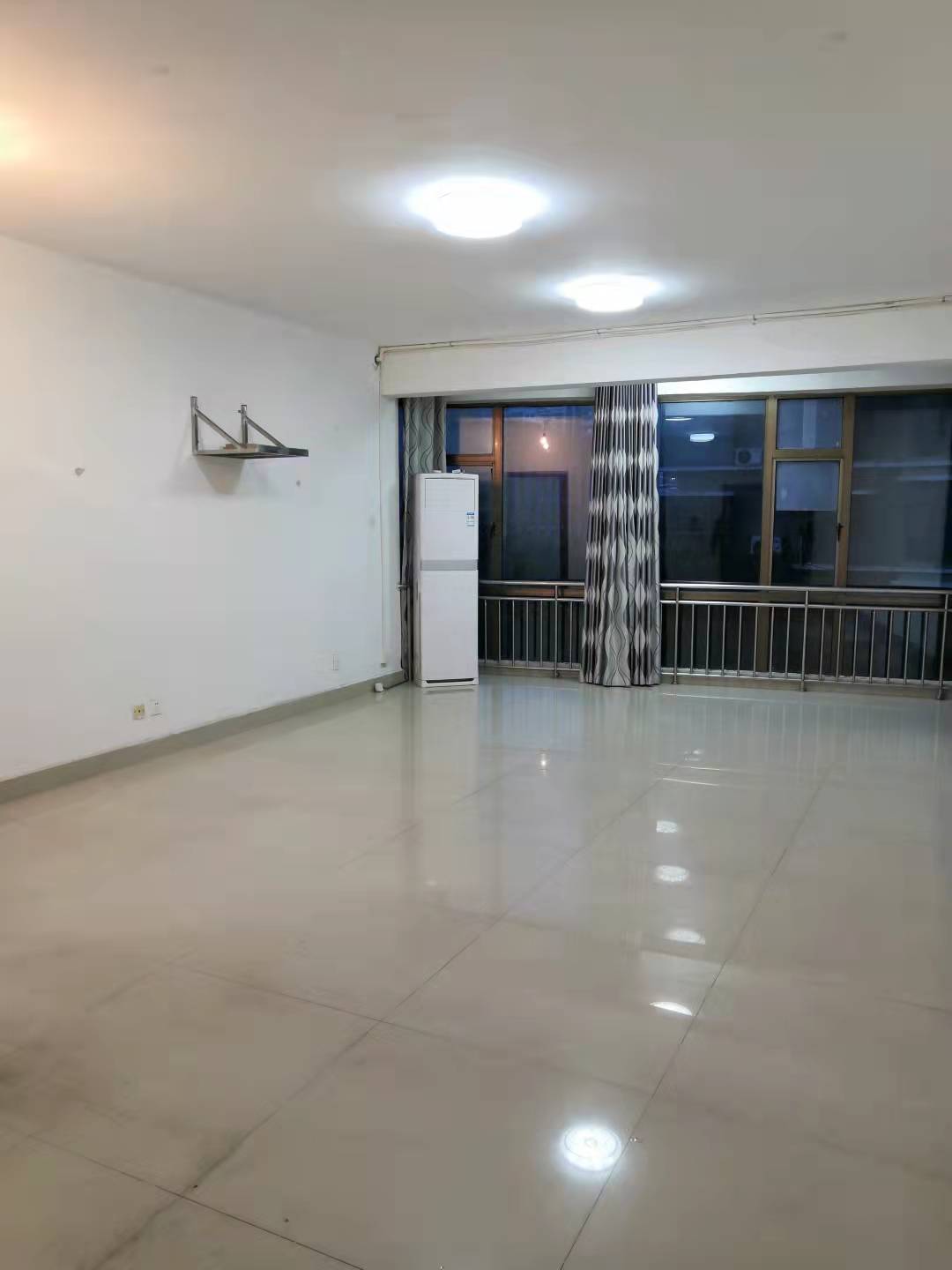 万鸿鑫城 3室2厅1卫 1900.0元/月 万鸿鑫城 3室2厅1卫 1900.0元/月室内图