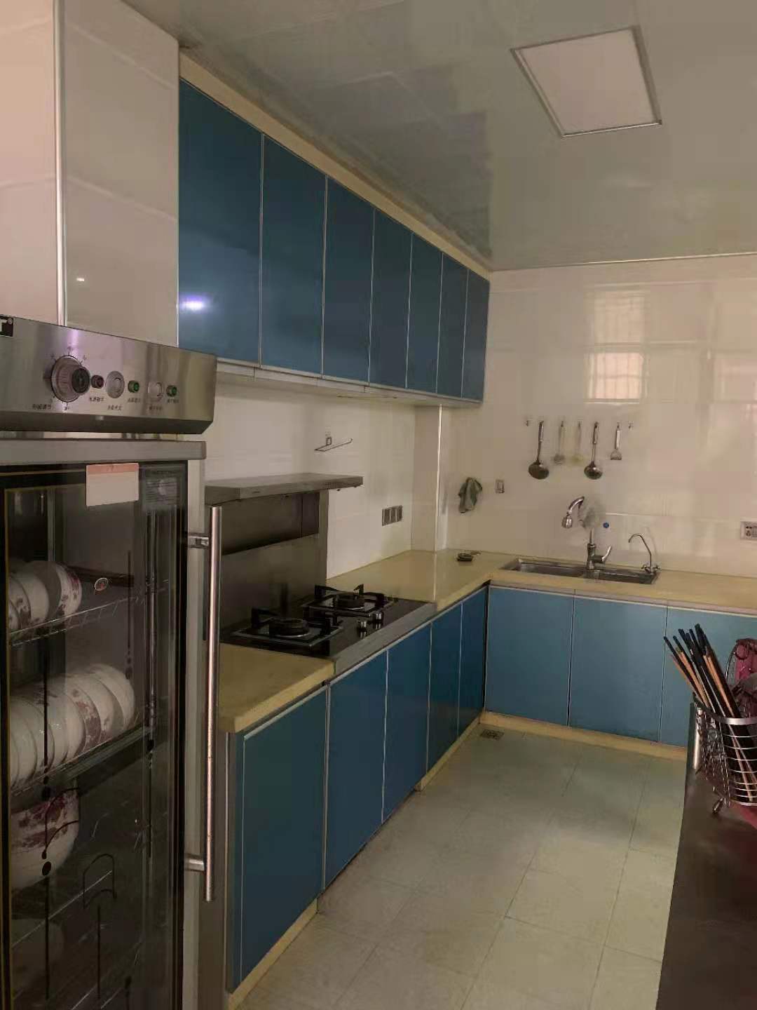 吉泰丽园 3室2厅2卫 72.8万 吉泰丽园 3室2厅2卫 72.8万阳台