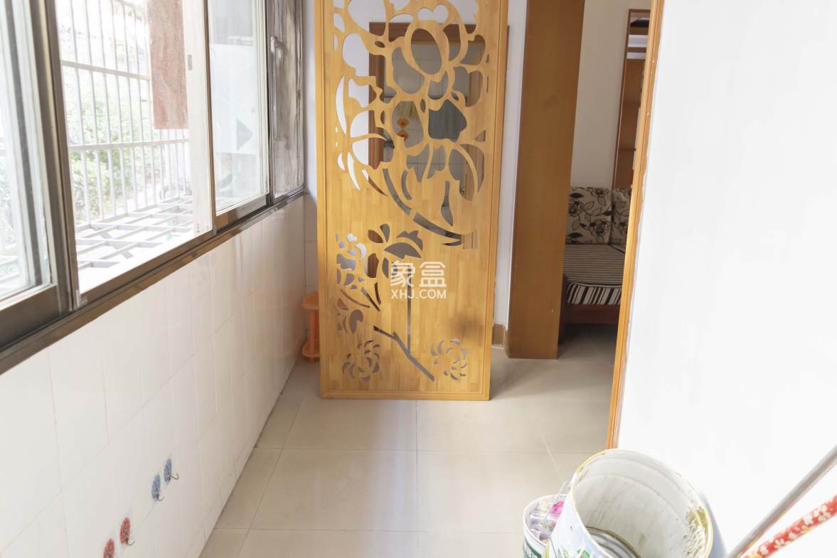 邮电新村 3室2厅2卫 61.80万 邮电新村 3室2厅2卫 61.80万客厅