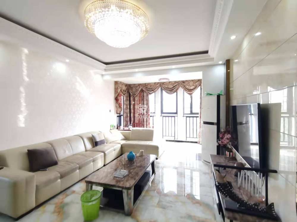 泰山公馆  3室2厅2卫    73.8万