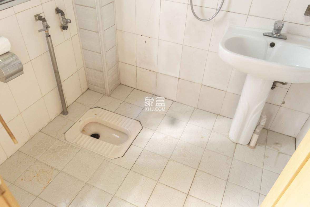 邮电新村 3室2厅2卫 61.80万 邮电新村 3室2厅2卫 61.80万客厅