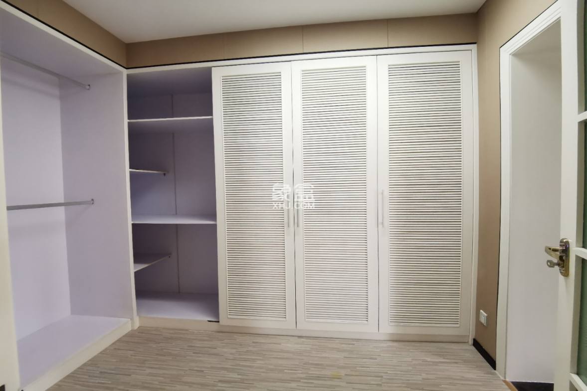 紫荆信息公寓  6室2厅1卫   22000.00元/月室内图