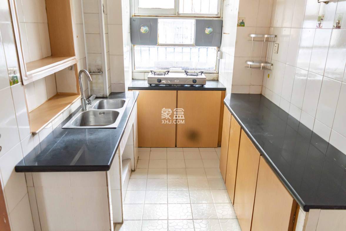 邮电新村 3室2厅2卫 61.80万 邮电新村 3室2厅2卫 61.80万客厅