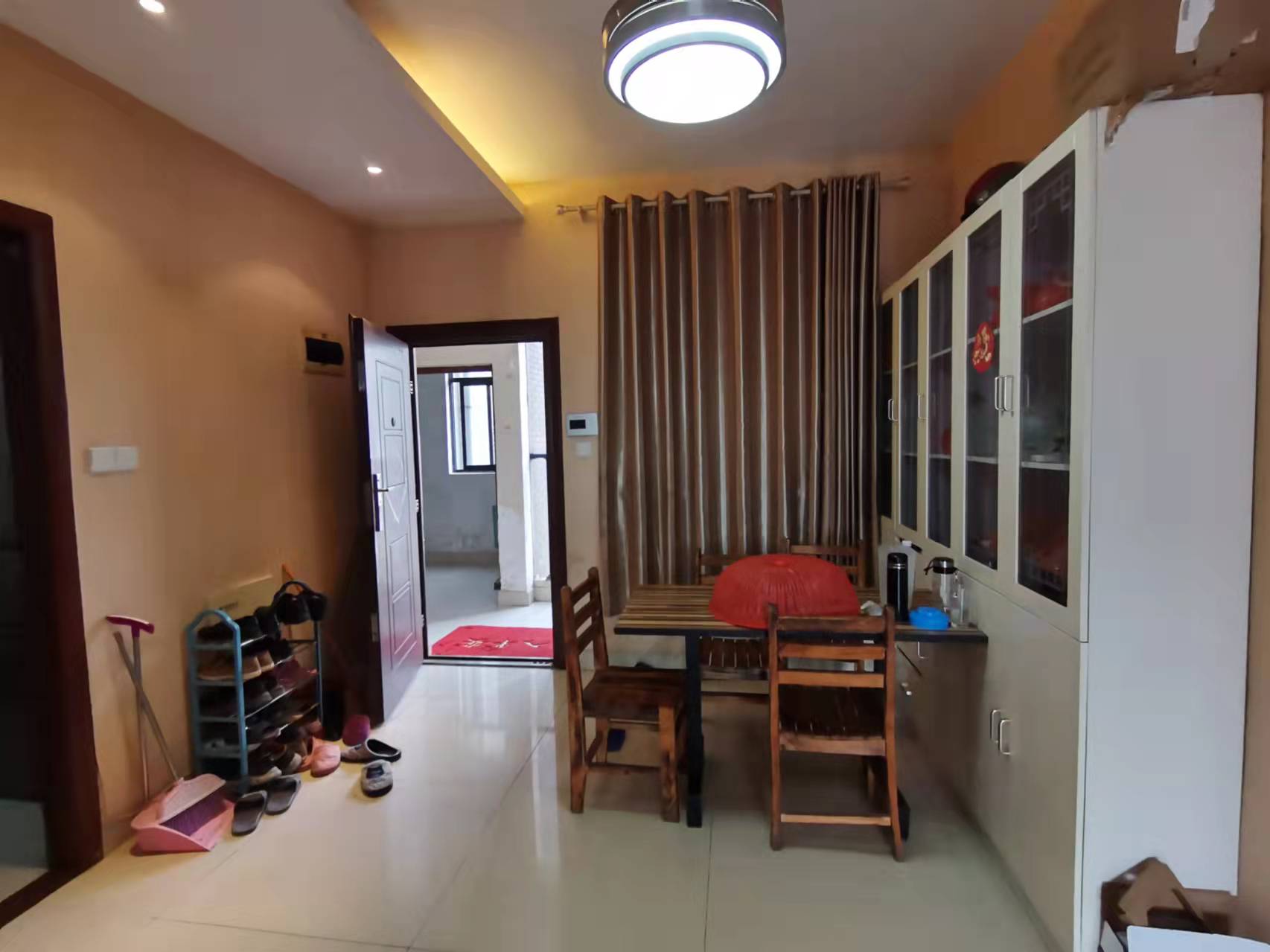 山水文园 2室2厅1卫 58.0万 山水文园 2室2厅1卫 58.0万客厅