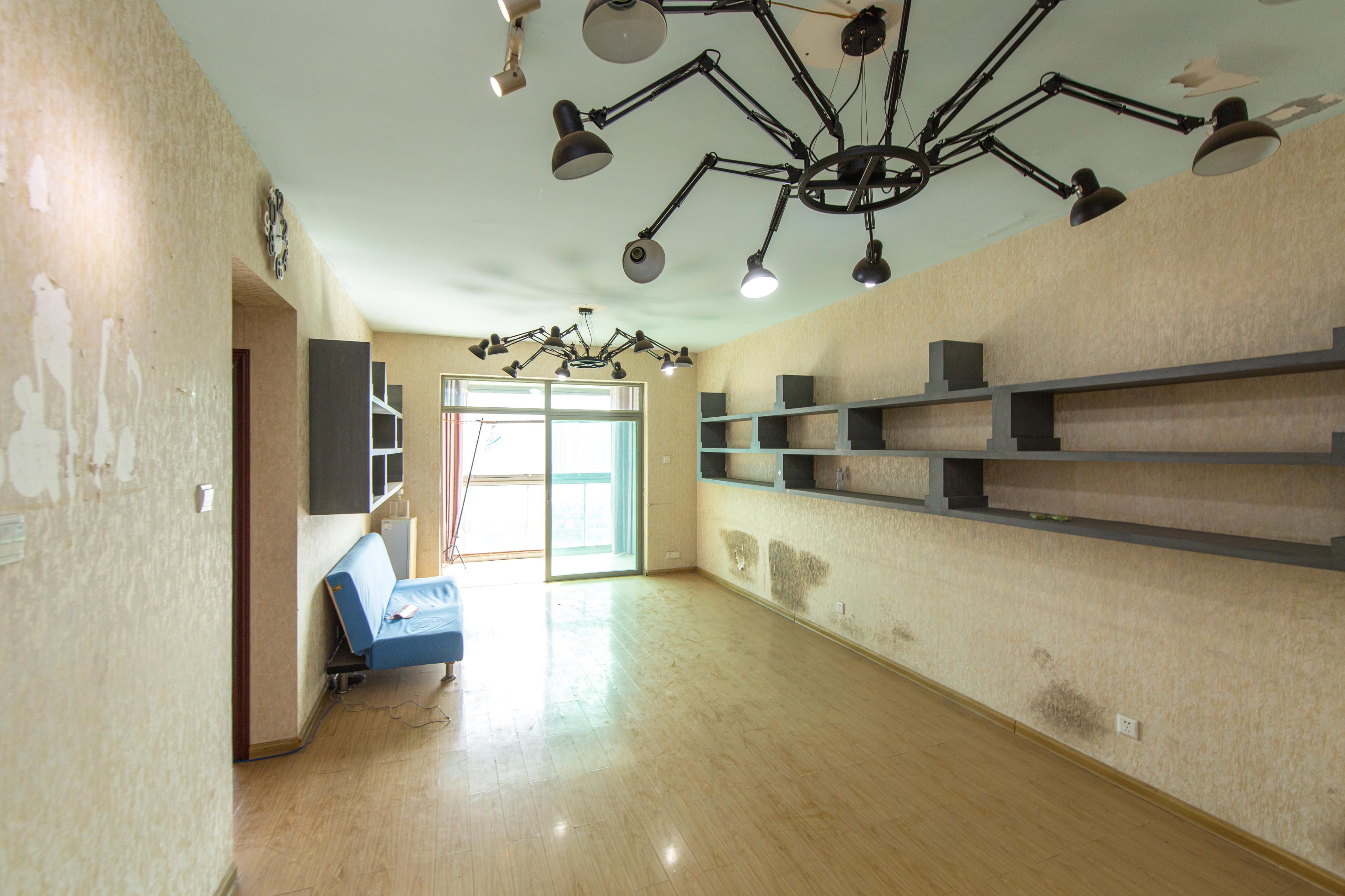 新城新世界一二三期 2室2厅1卫 97.0万 新城新世界一二三期 2室2厅1卫 97.0万客厅