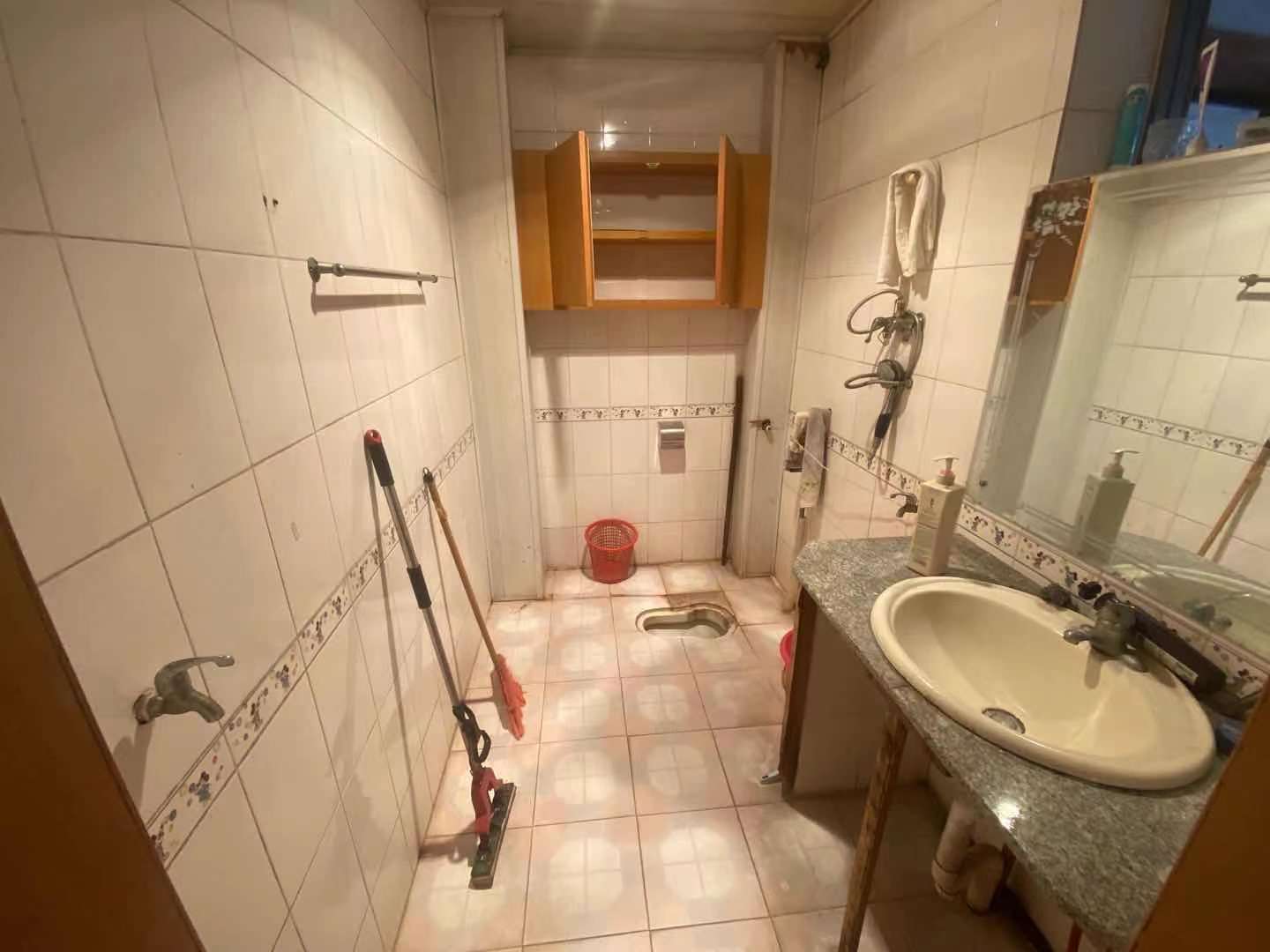 阳光馨庭苑 3室2厅1卫 700.0元/月 阳光馨庭苑 3室2厅1卫 700.0元/月室内图