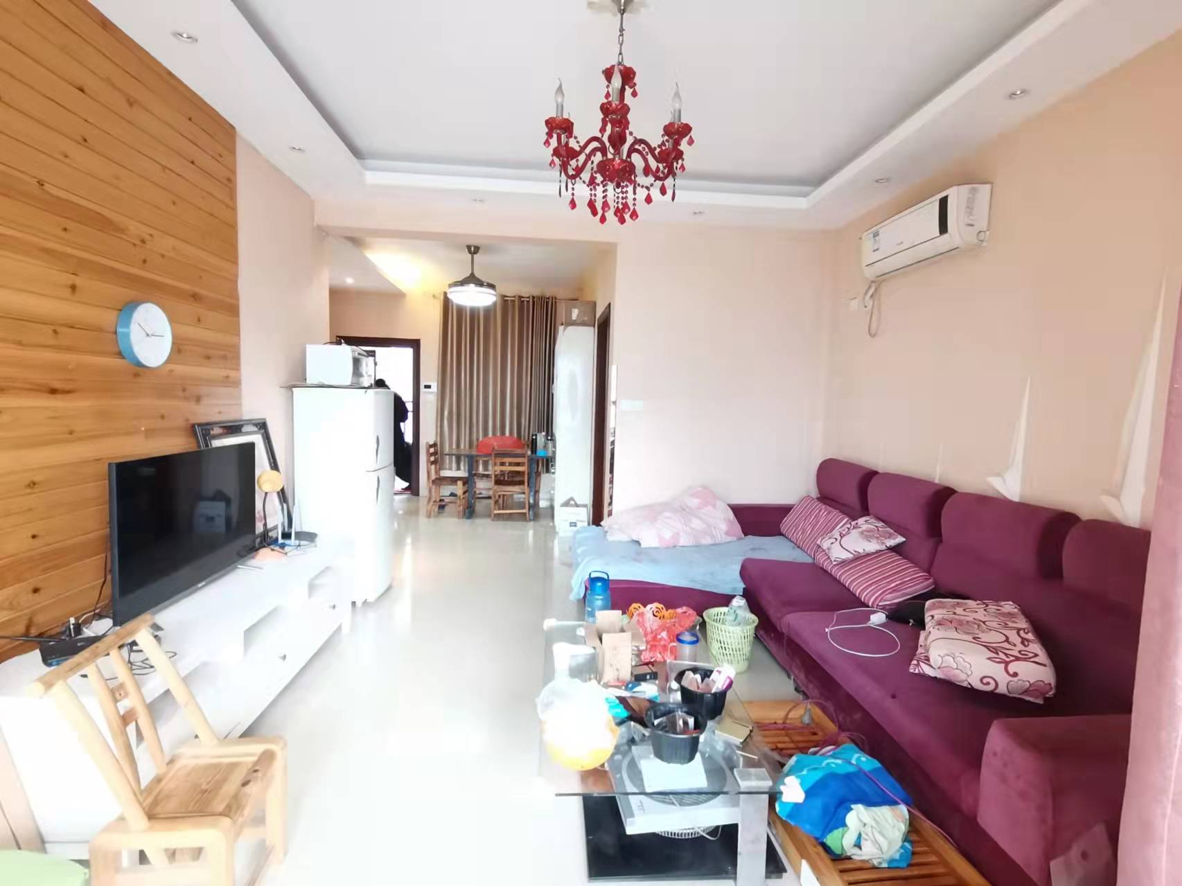 山水文园 2室2厅1卫 58.0万 山水文园 2室2厅1卫 58.0万客厅