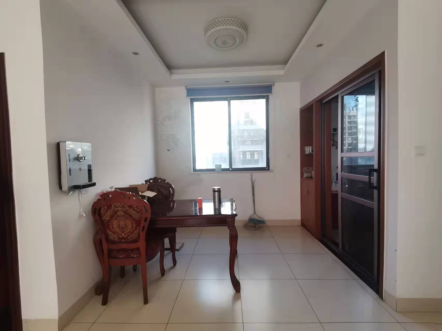 山水文园 2室2厅1卫 58.0万 山水文园 2室2厅1卫 58.0万客厅