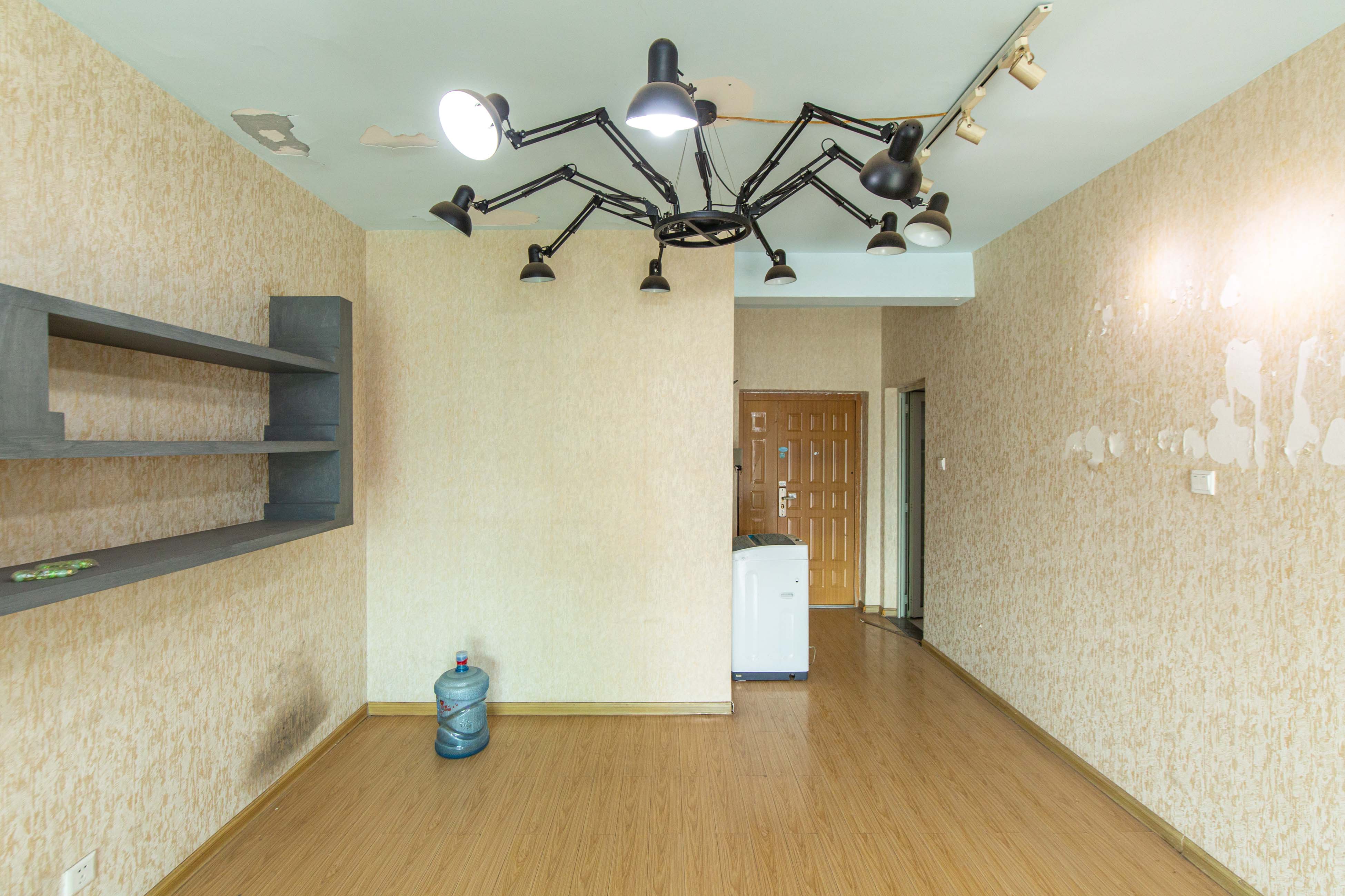 新城新世界一二三期 2室2厅1卫 97.0万 新城新世界一二三期 2室2厅1卫 97.0万客厅