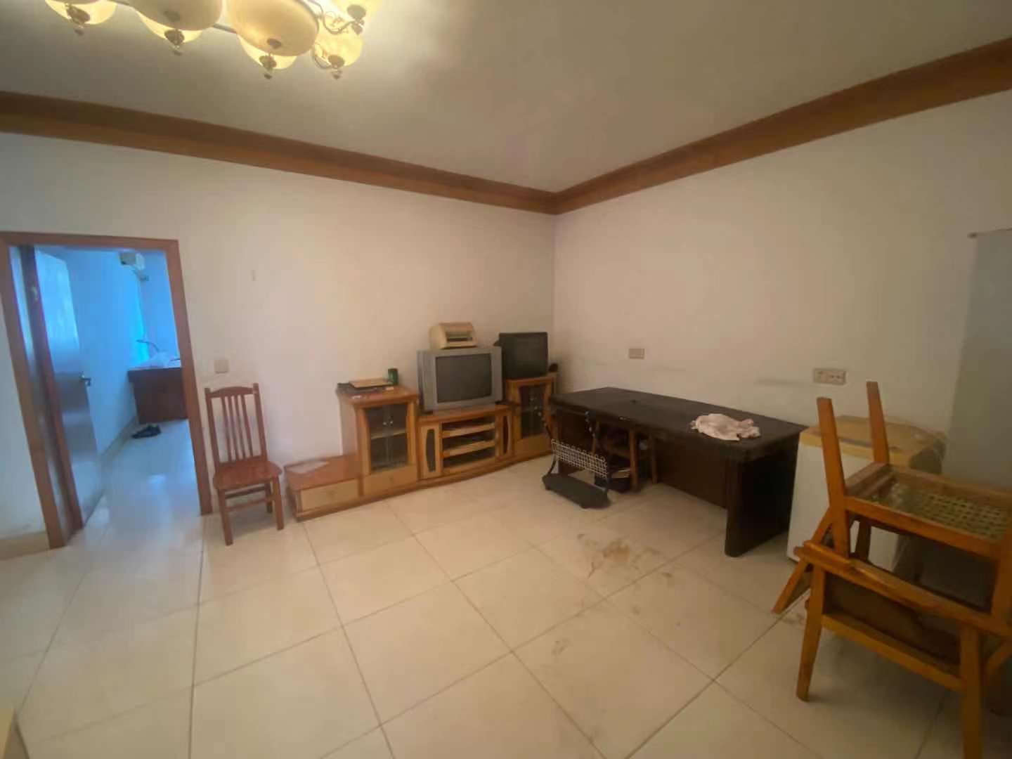 阳光馨庭苑 3室2厅1卫 700.0元/月 阳光馨庭苑 3室2厅1卫 700.0元/月室内图