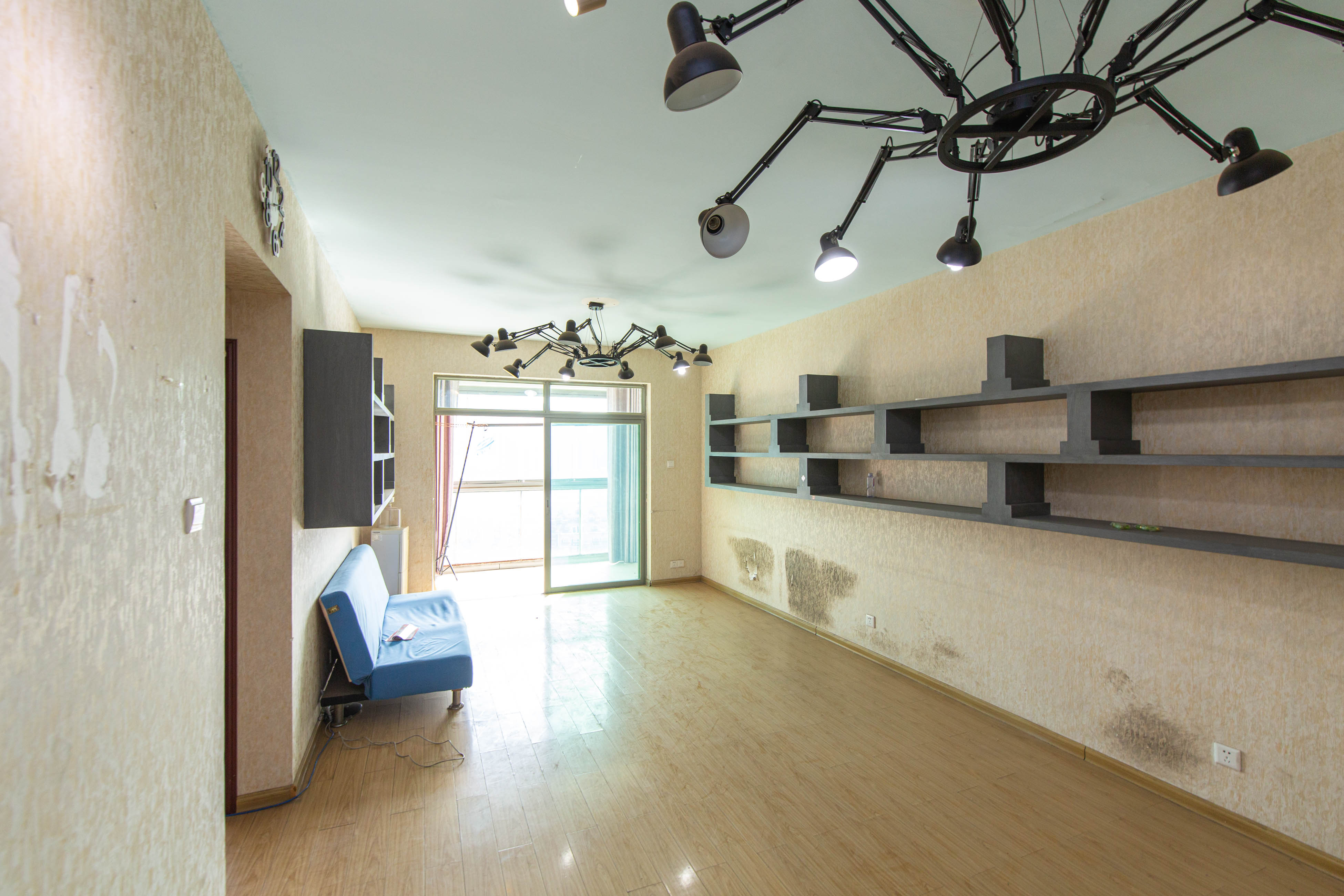 新城新世界一二三期 2室2厅1卫 97.0万 新城新世界一二三期 2室2厅1卫 97.0万客厅