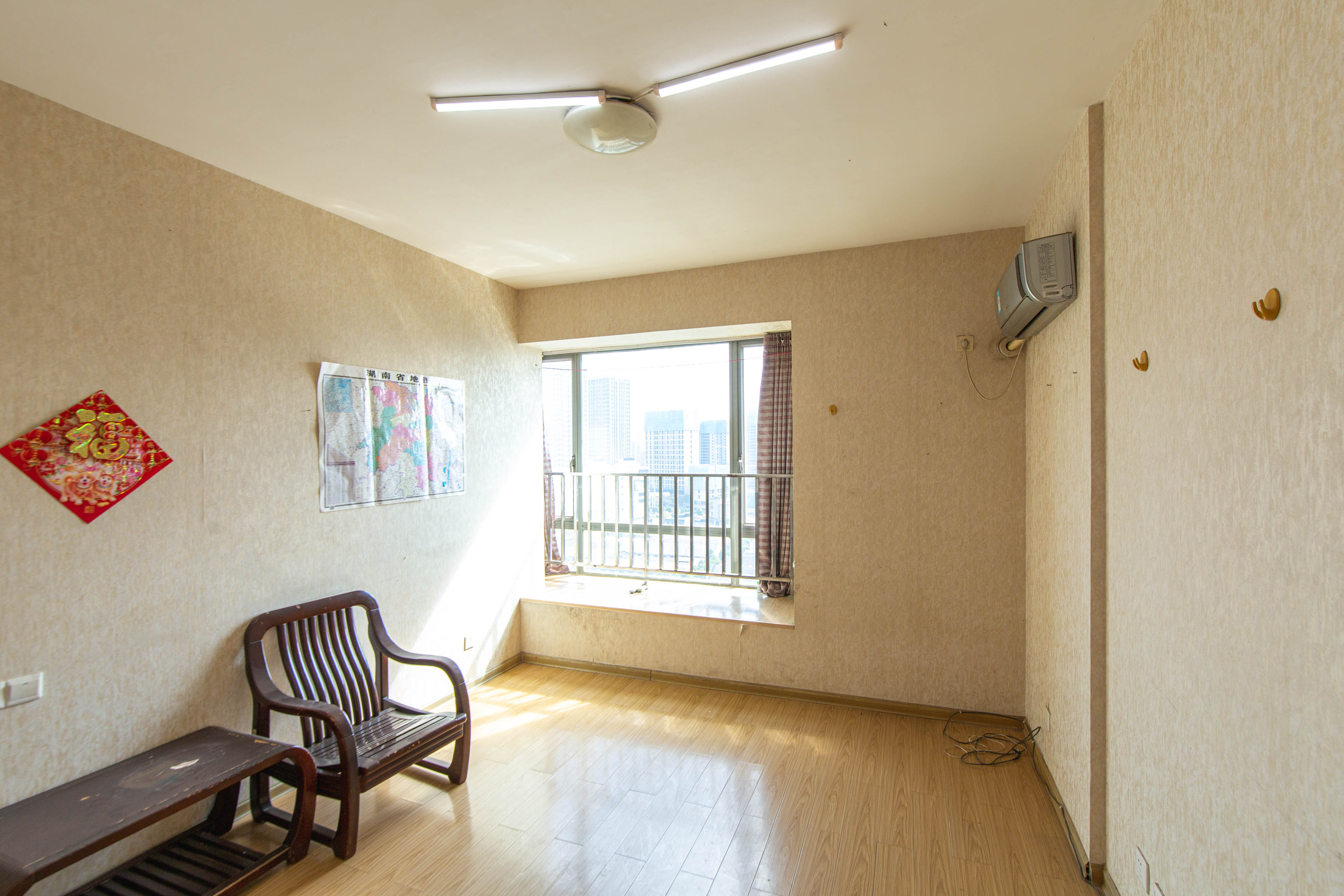 新城新世界一二三期 2室2厅1卫 97.0万 新城新世界一二三期 2室2厅1卫 97.0万卧室