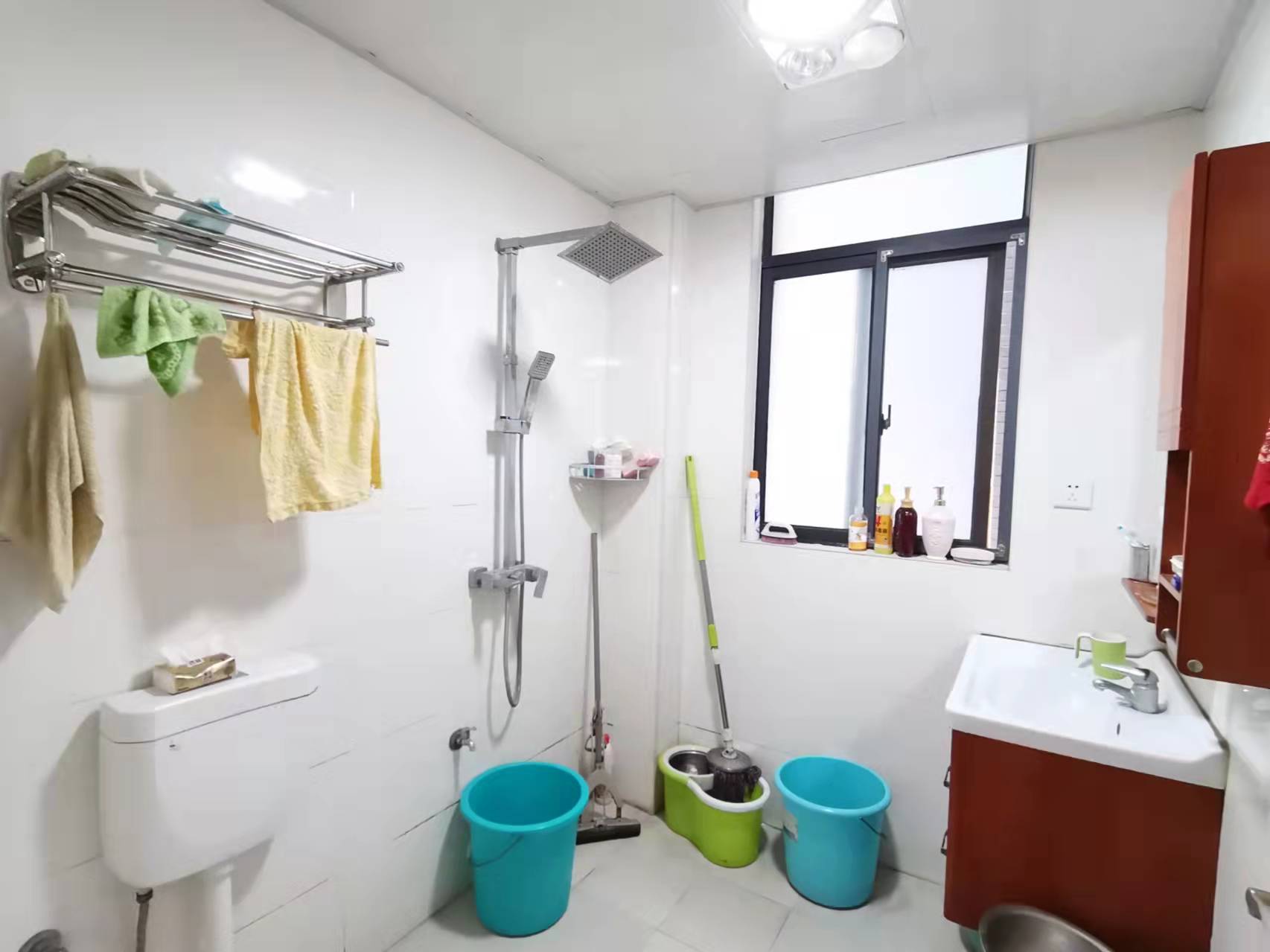 山水文园 2室2厅1卫 58.0万 山水文园 2室2厅1卫 58.0万客厅