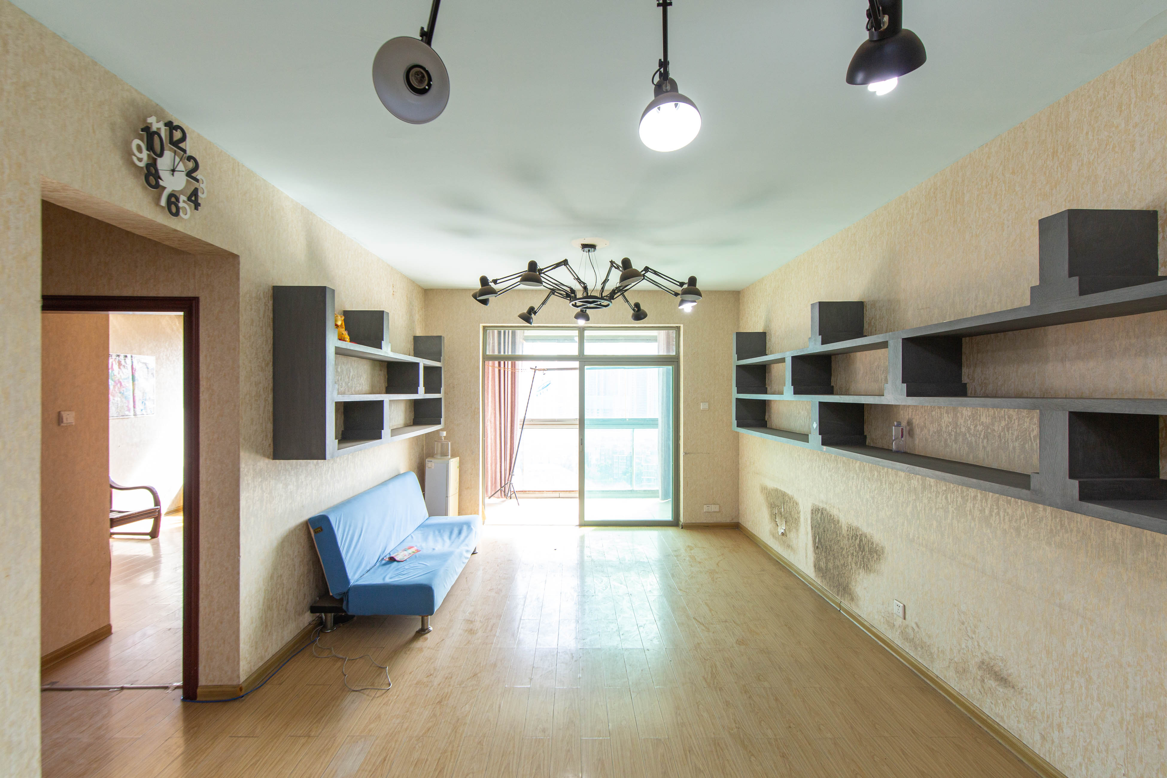 新城新世界一二三期 2室2厅1卫 97.0万 新城新世界一二三期 2室2厅1卫 97.0万客厅