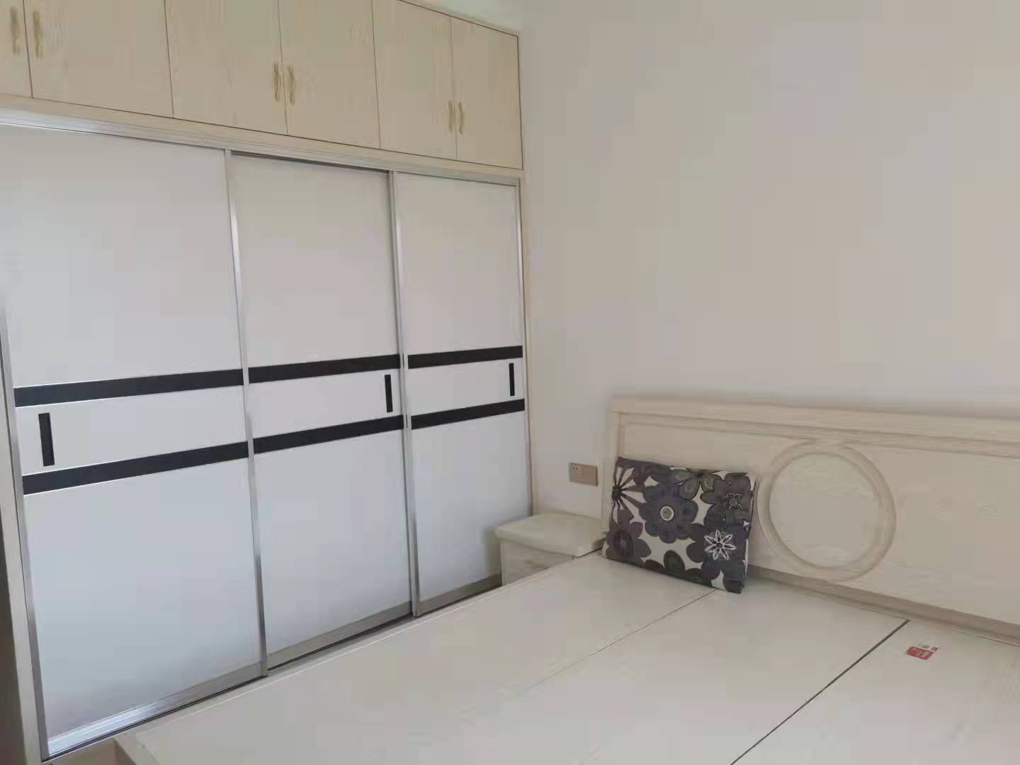 百弘学府城  3室2厅1卫    82.0万 百弘学府城  3室2厅1卫    82.0万卧室