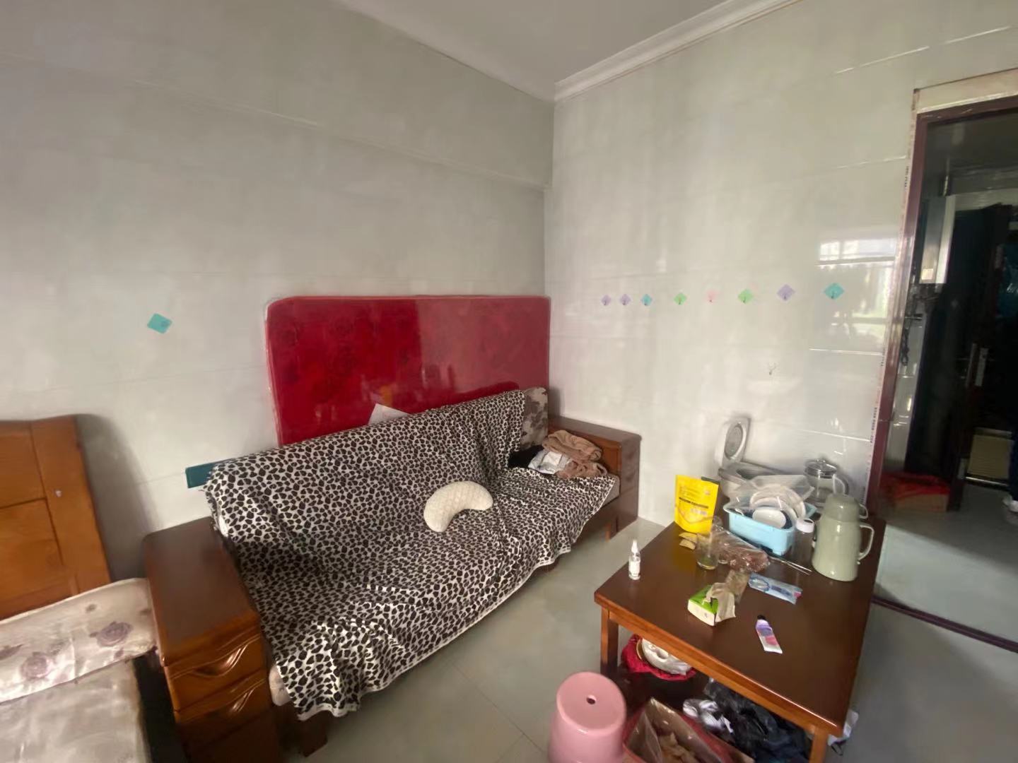 云顶上品  1室1厅1卫    1100.0元/月 云顶上品  1室1厅1卫    1100.0元/月室内图