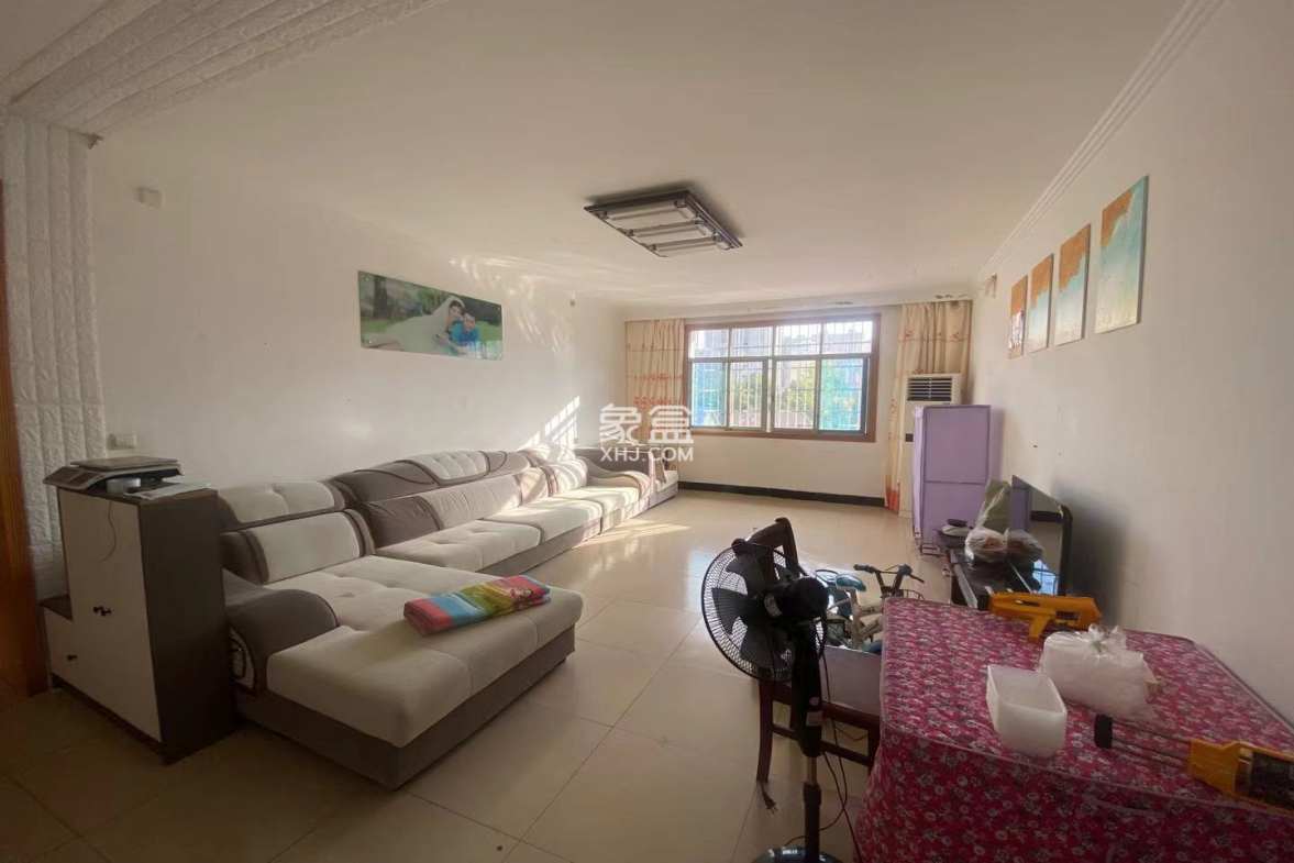 秀龙小区 3室1厅2卫 42.8万 秀龙小区 3室1厅2卫 42.8万卫生间