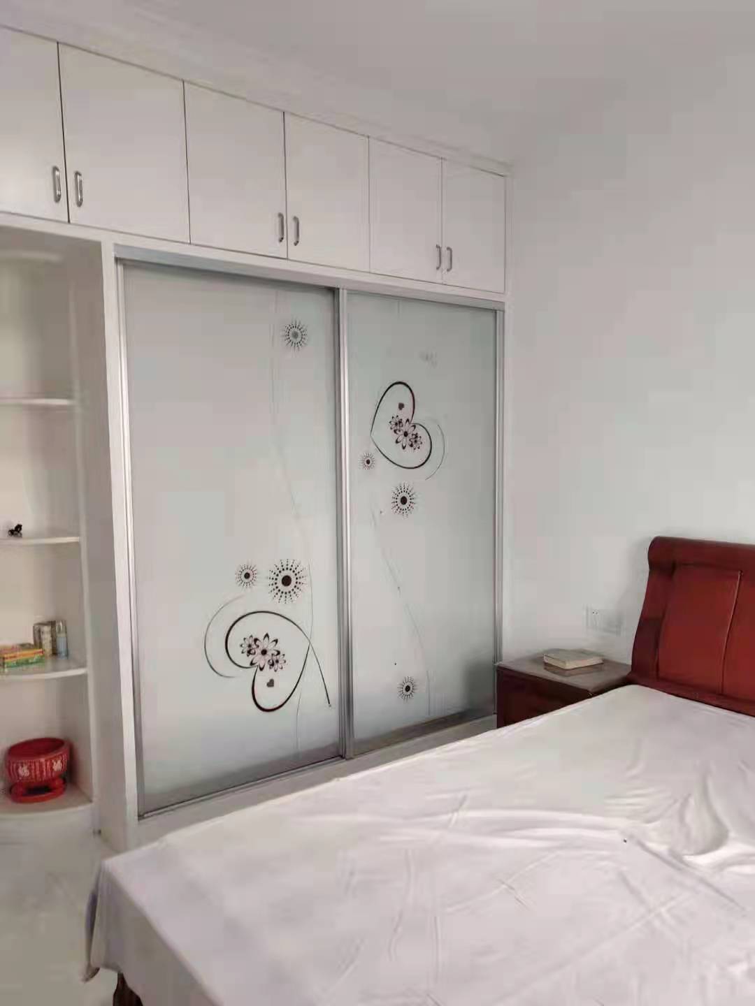 上和世家  4室2厅2卫    2500.0元/月 上和世家  4室2厅2卫    2500.0元/月