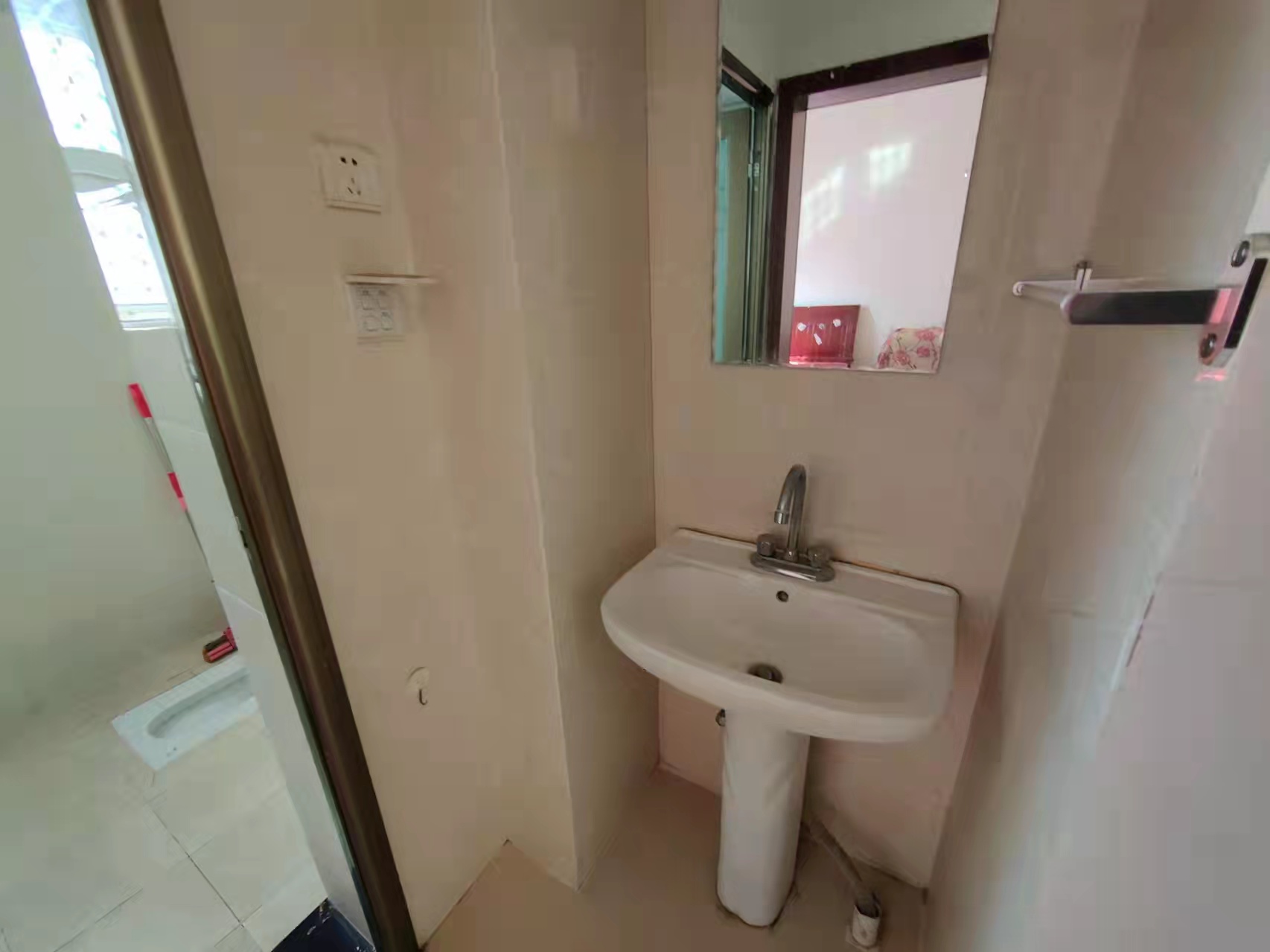 长顺家园 2室1厅1卫 1750.0元/月 长顺家园 2室1厅1卫 1750.0元/月室内图