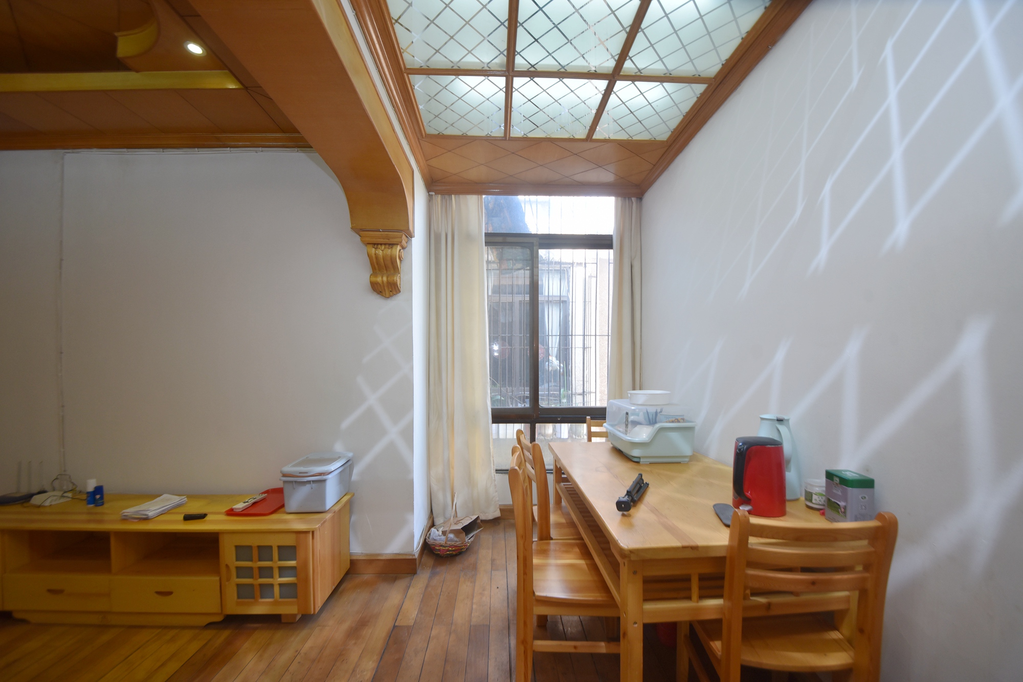 红旗社区  3室2厅1卫   72.00万客厅