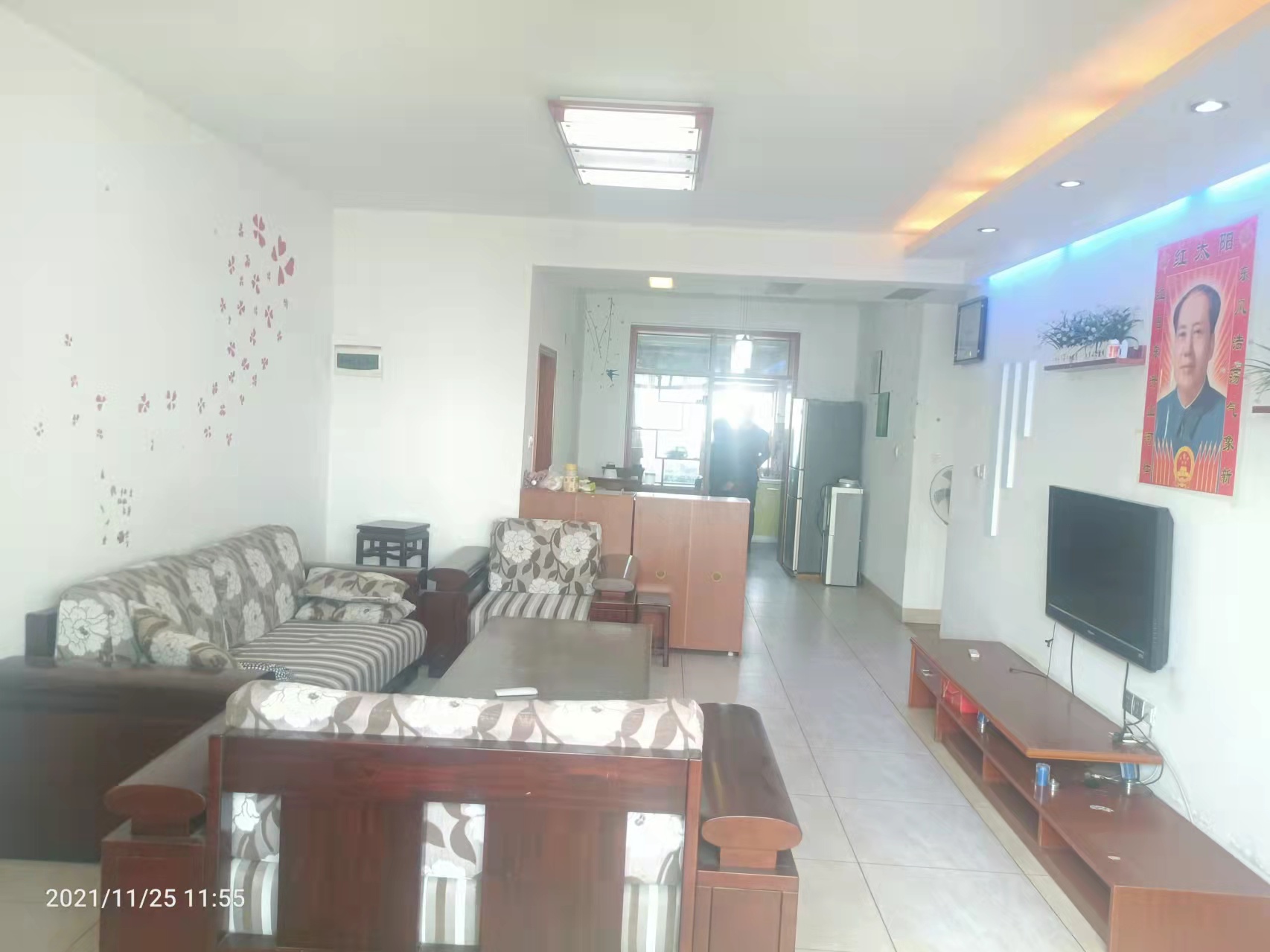 涟水新村  3室2厅2卫    63.8万 涟水新村  3室2厅2卫    63.8万客厅