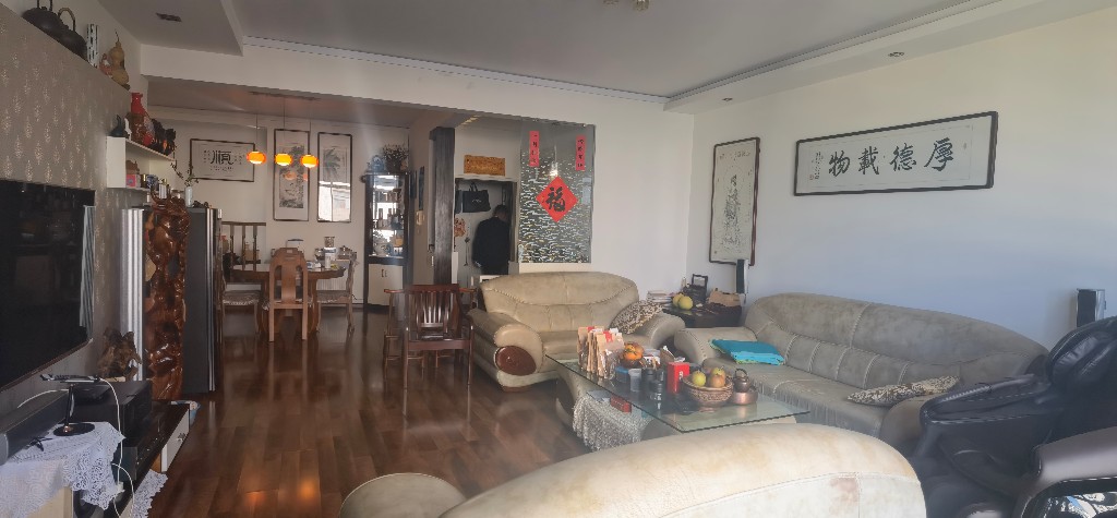 株洲富景园 4室2厅2卫 70.0万 株洲富景园 4室2厅2卫 70.0万客厅