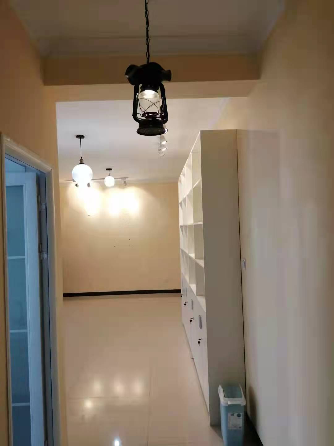 银泰财富广场 1室1厅1卫 1500.00元/月 银泰财富广场 1室1厅1卫 1500.00元/月室内图