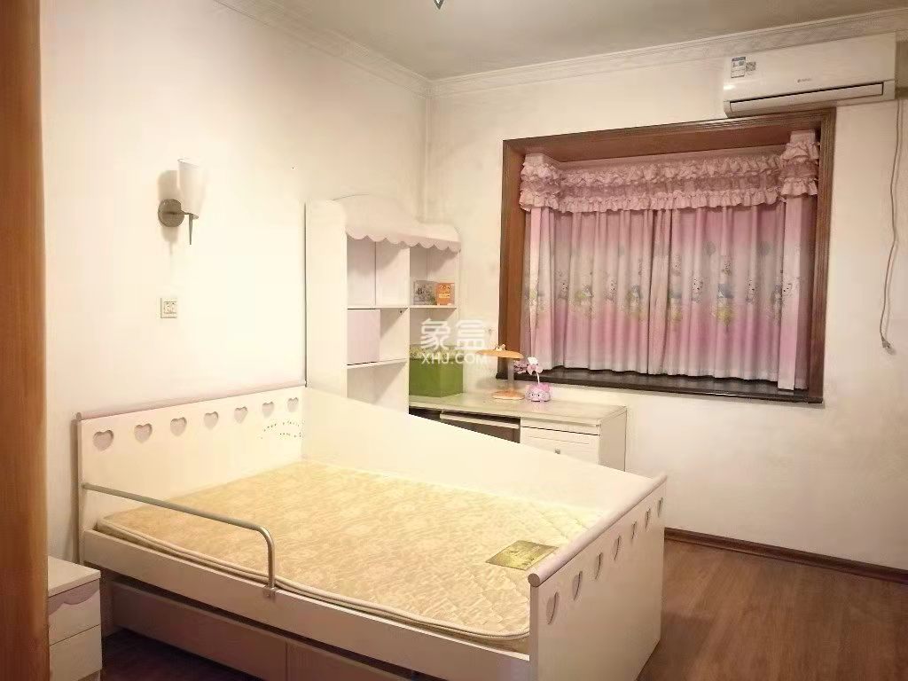 馨香小区 3室2厅2卫 1450.0元/月 馨香小区 3室2厅2卫 1450.0元/月室内图