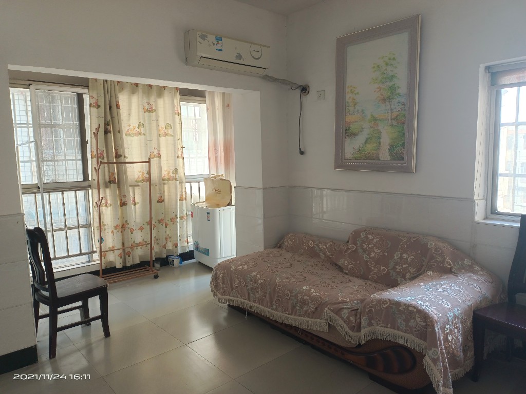 金色地标  1室1厅1卫    18.0万 金色地标  1室1厅1卫    18.0万客厅