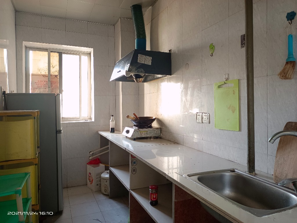 金色地标  1室1厅1卫    18.0万 金色地标  1室1厅1卫    18.0万客厅