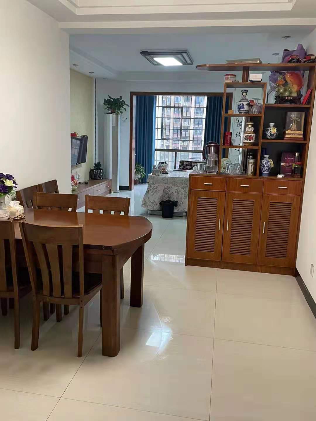 新外滩  2室2厅1卫    63.8万 新外滩  2室2厅1卫    63.8万客厅