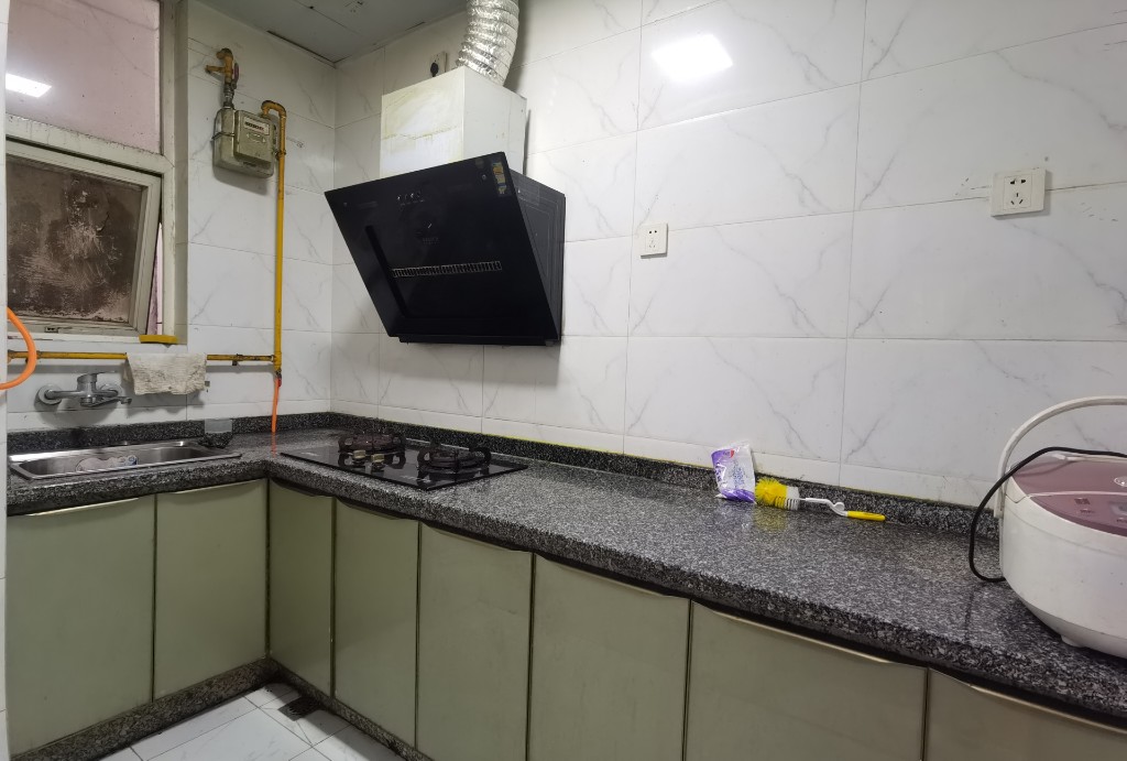 二江花园  2室1厅1卫    1800.0元/月 二江花园  2室1厅1卫    1800.0元/月室内图