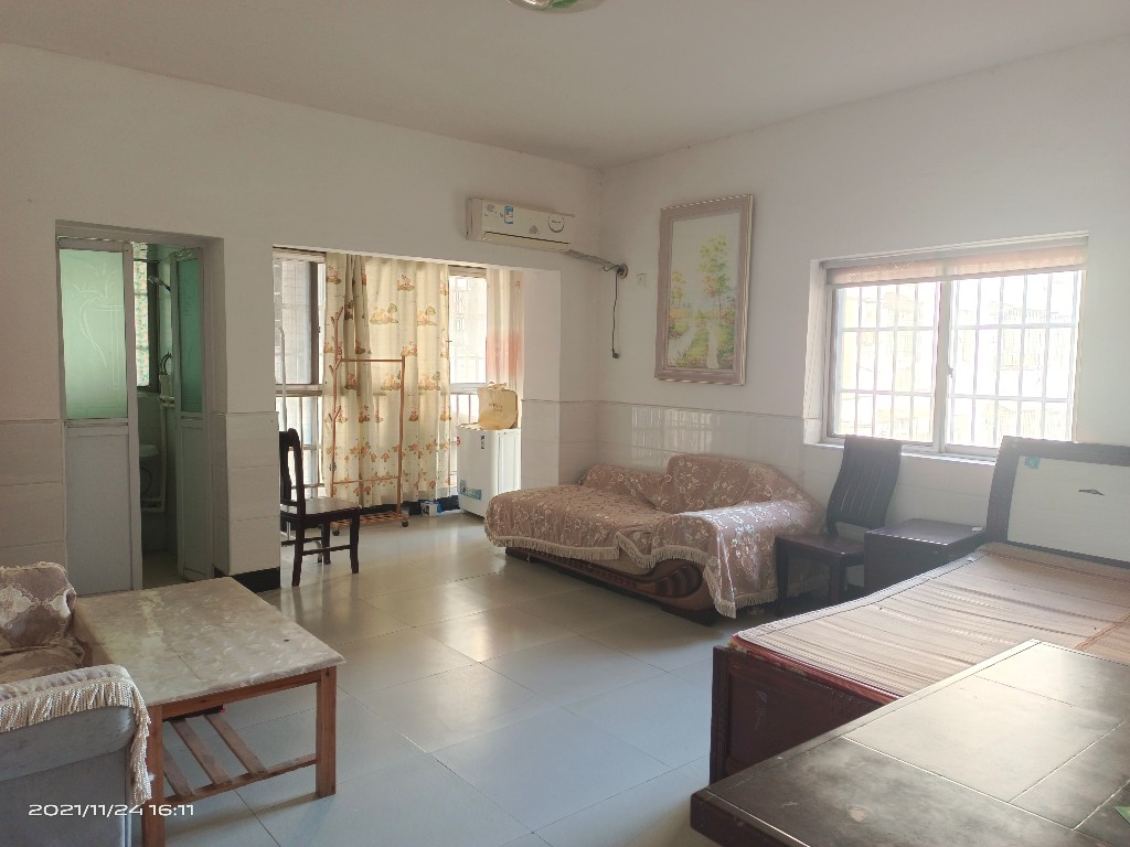 金色地标  1室1厅1卫    18.0万 金色地标  1室1厅1卫    18.0万客厅